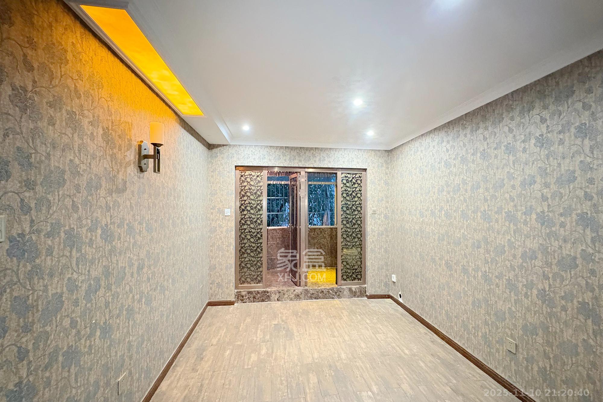 明景公寓  3室2厅1卫    97.0万卧室