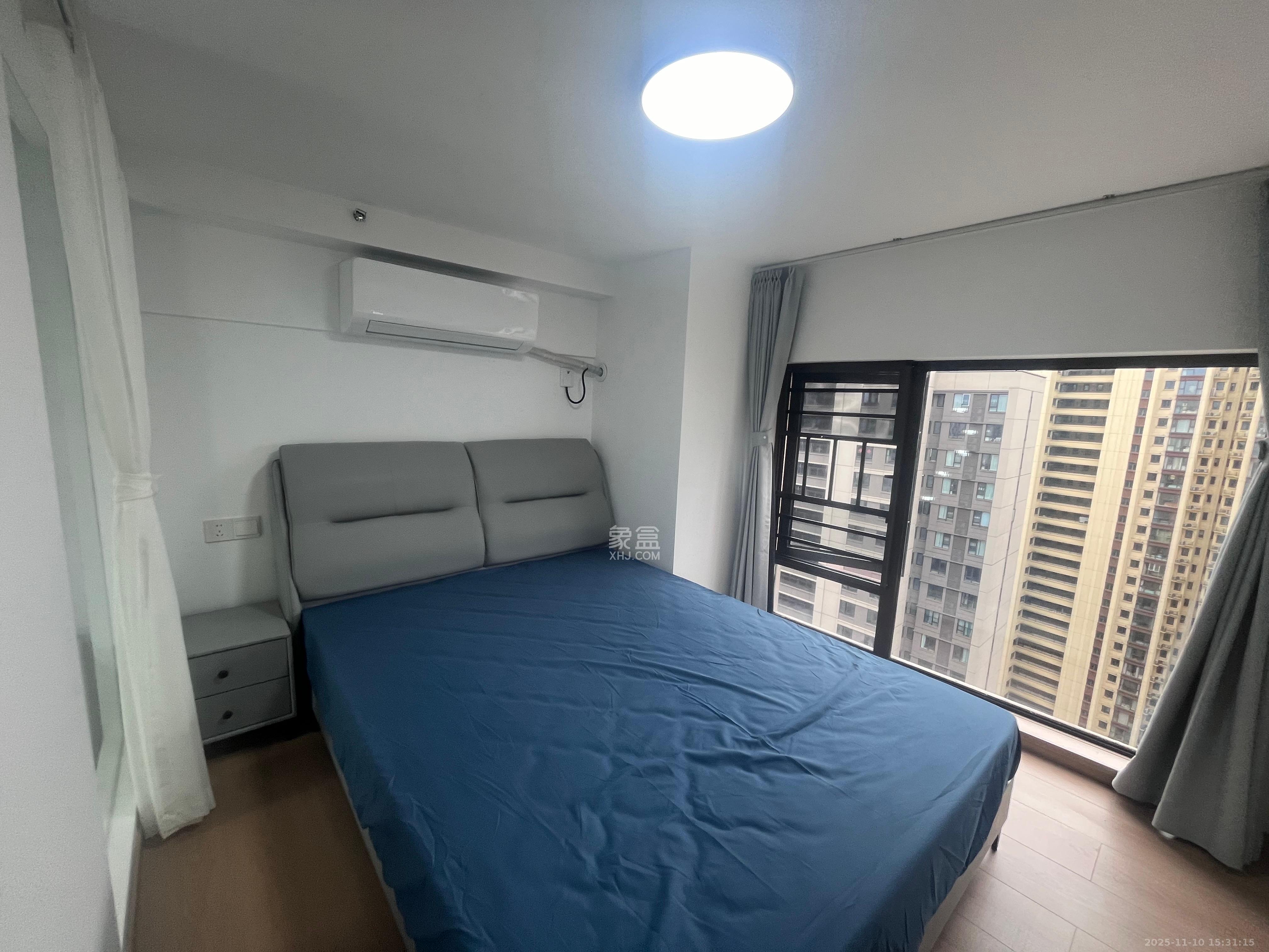 卓越江岸  2室1厅1卫    2500.0元/月室内图