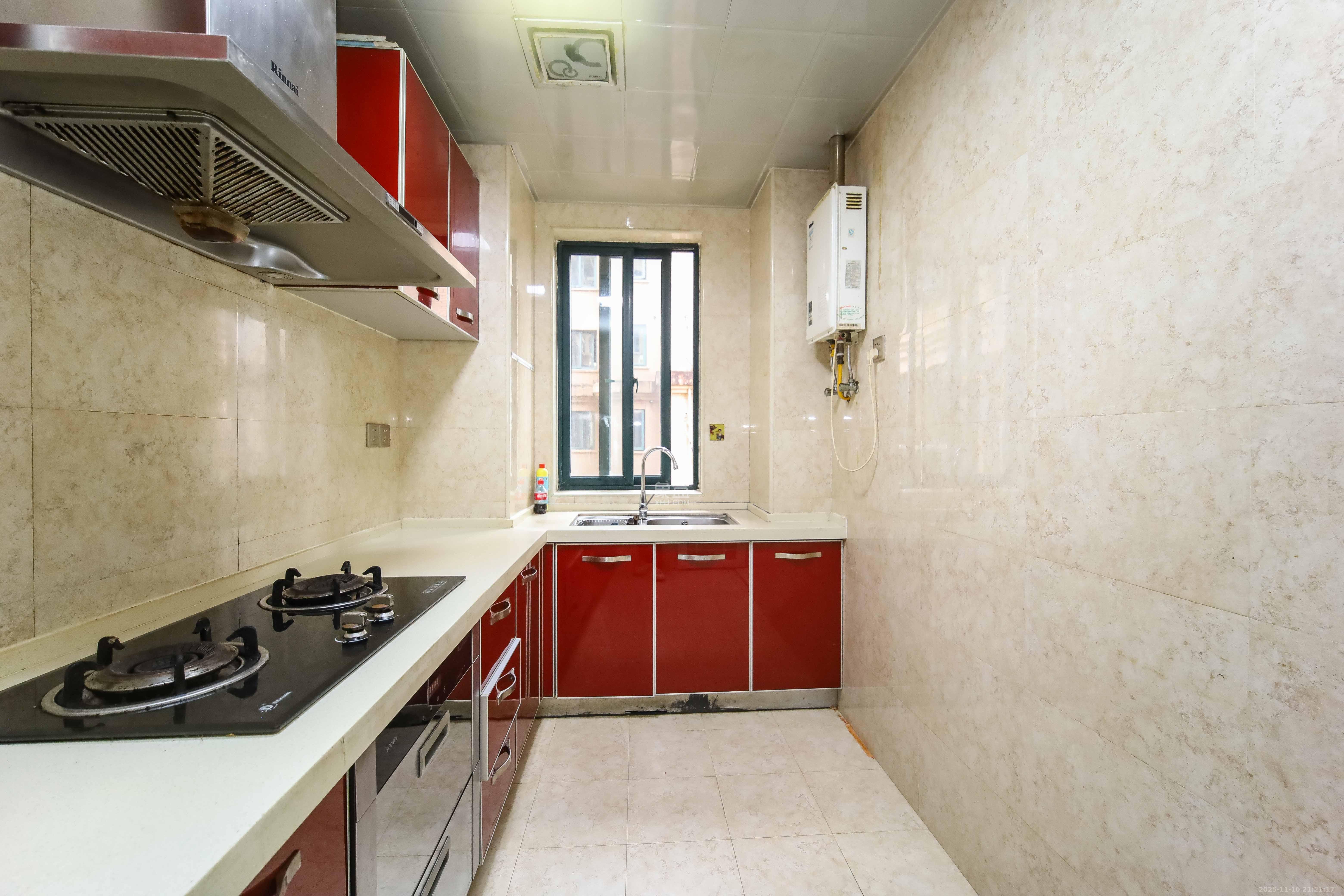 东玺门  2室1厅1卫    71.88万厨房