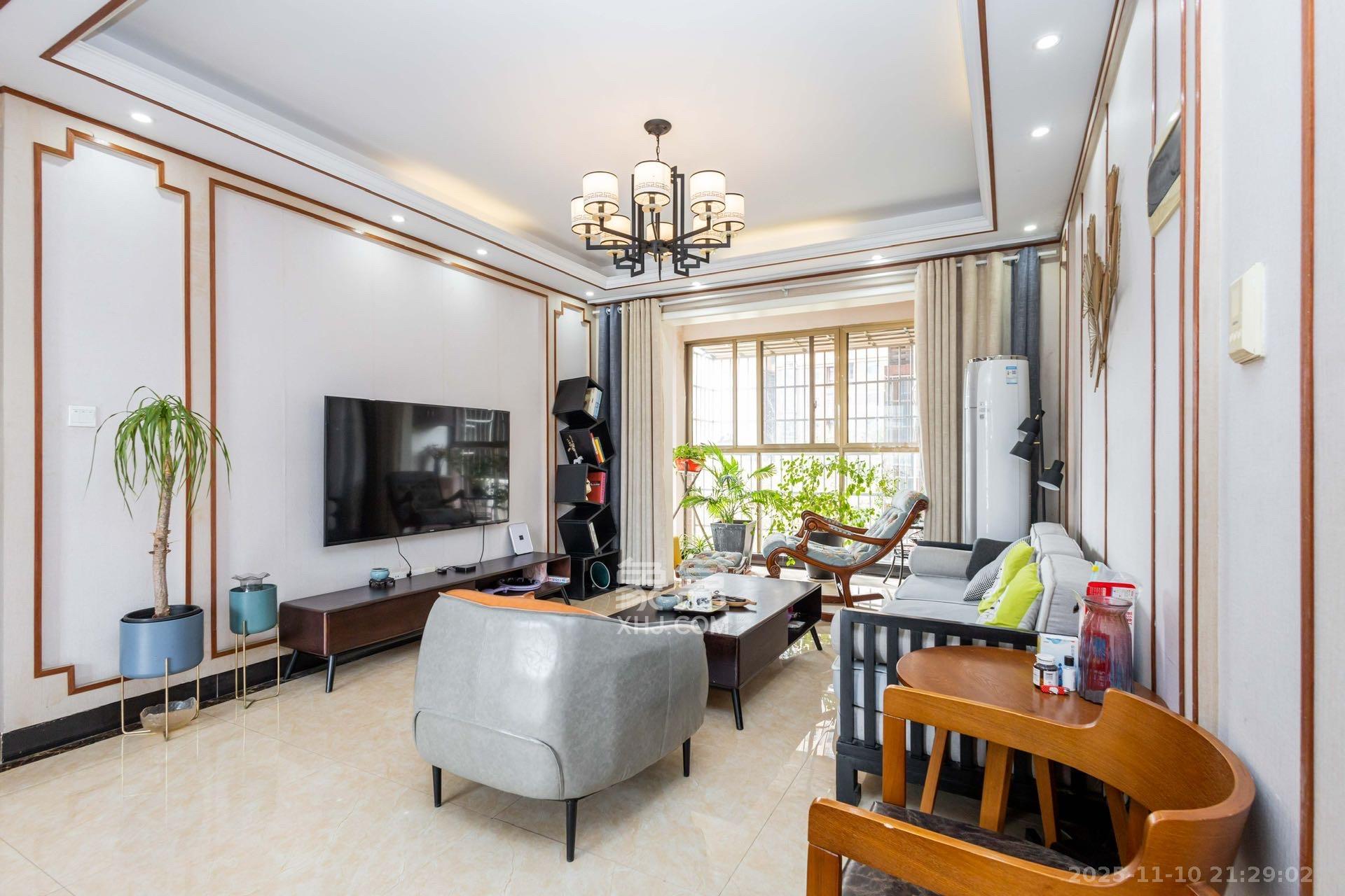 和泉嘉园  4室2厅2卫    2000.0元/月室内图