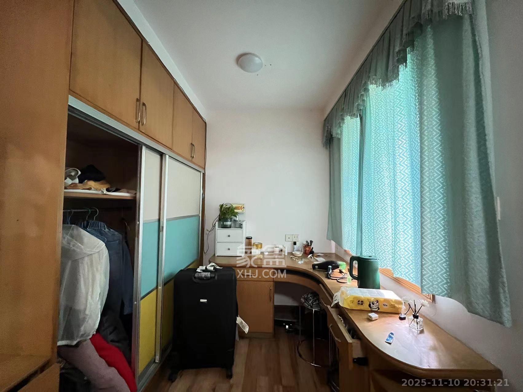 老灯泡厂宿舍(啤酒厂宿舍) 2室2厅1卫 2200.0元/月 老灯泡厂宿舍(啤酒厂宿舍) 2室2厅1卫 2200.0元/月室内图