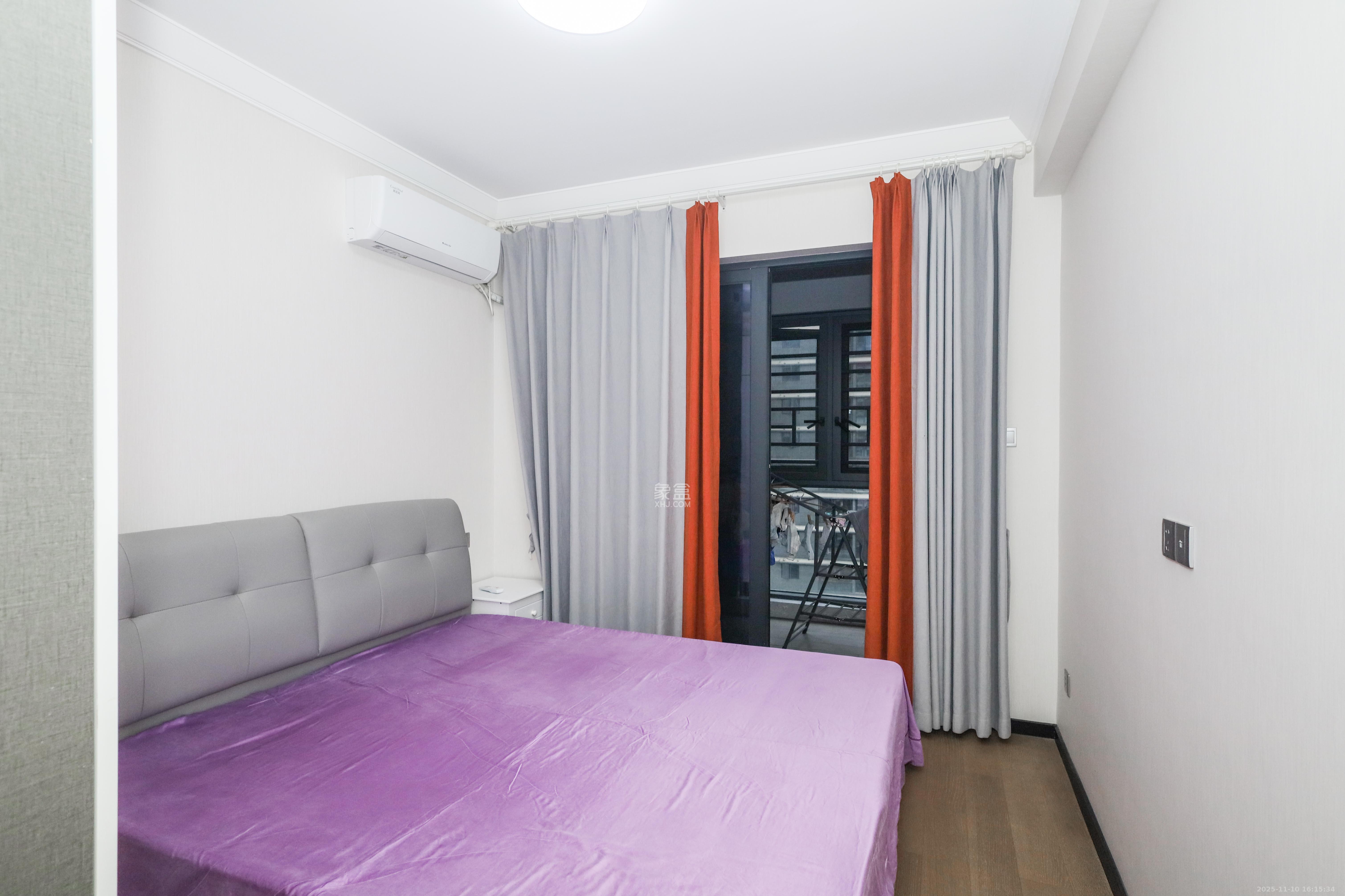 中海阅溪府 4室2厅2卫 190.0万 中海阅溪府 4室2厅2卫 190.0万卧室