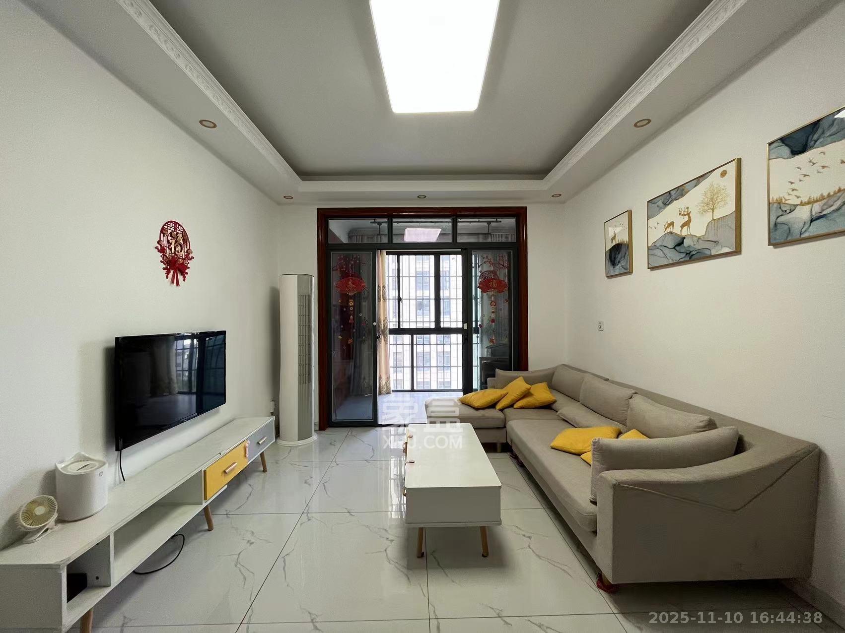 江南华府  3室2厅1卫    2500.0元/月