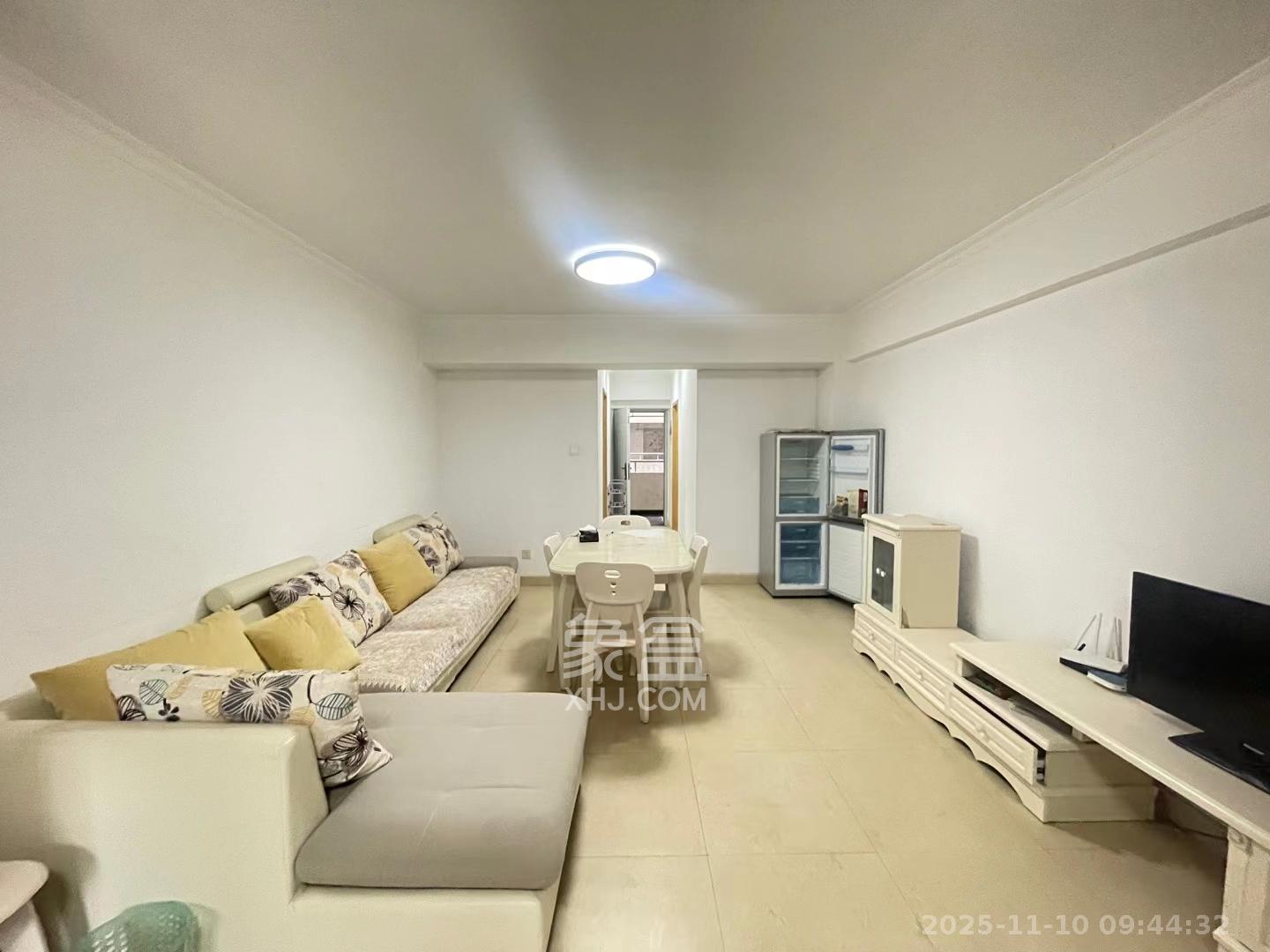 阳光100二期  1室1厅1卫    1800.0元/月