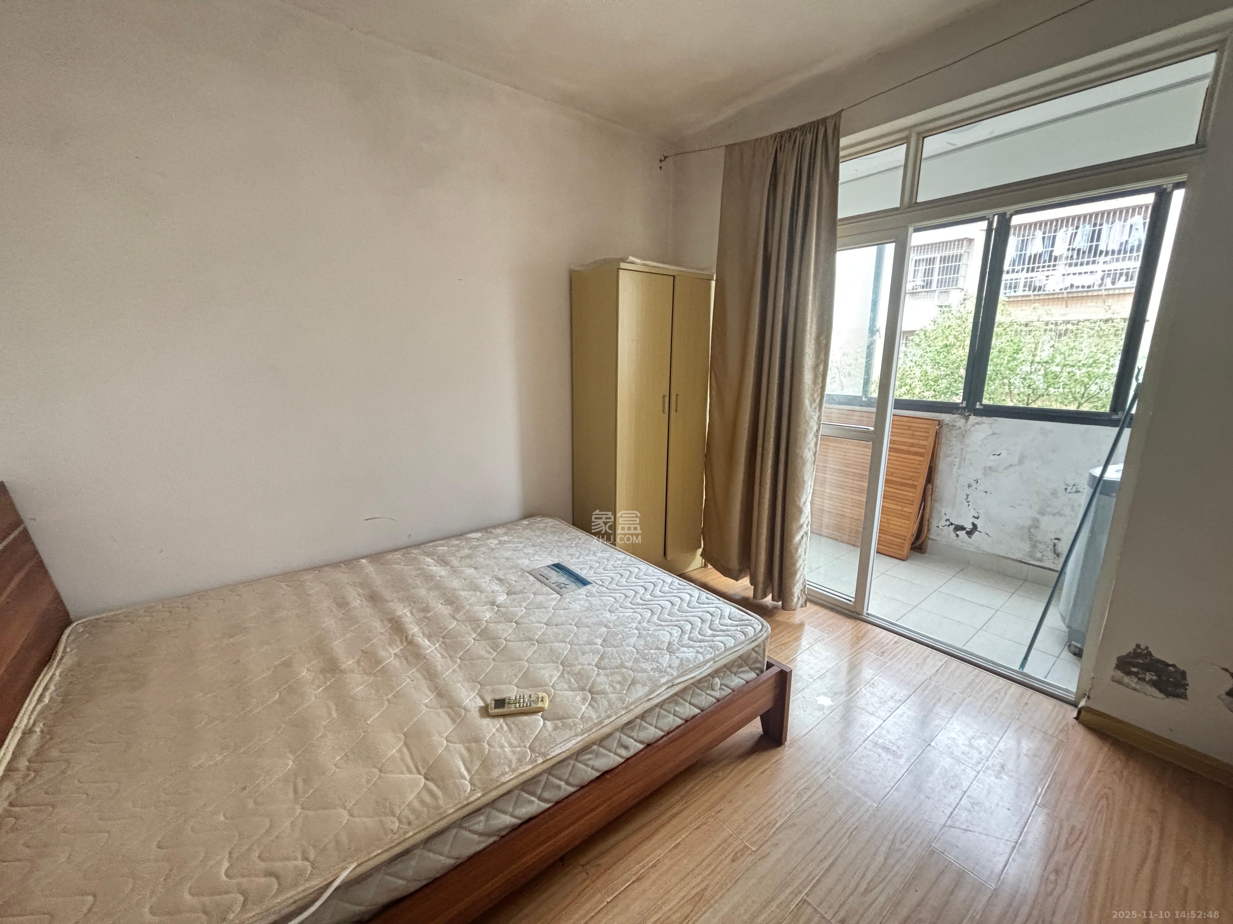 德馨园 3室2厅1卫 1700.0元/月 德馨园 3室2厅1卫 1700.0元/月室内图