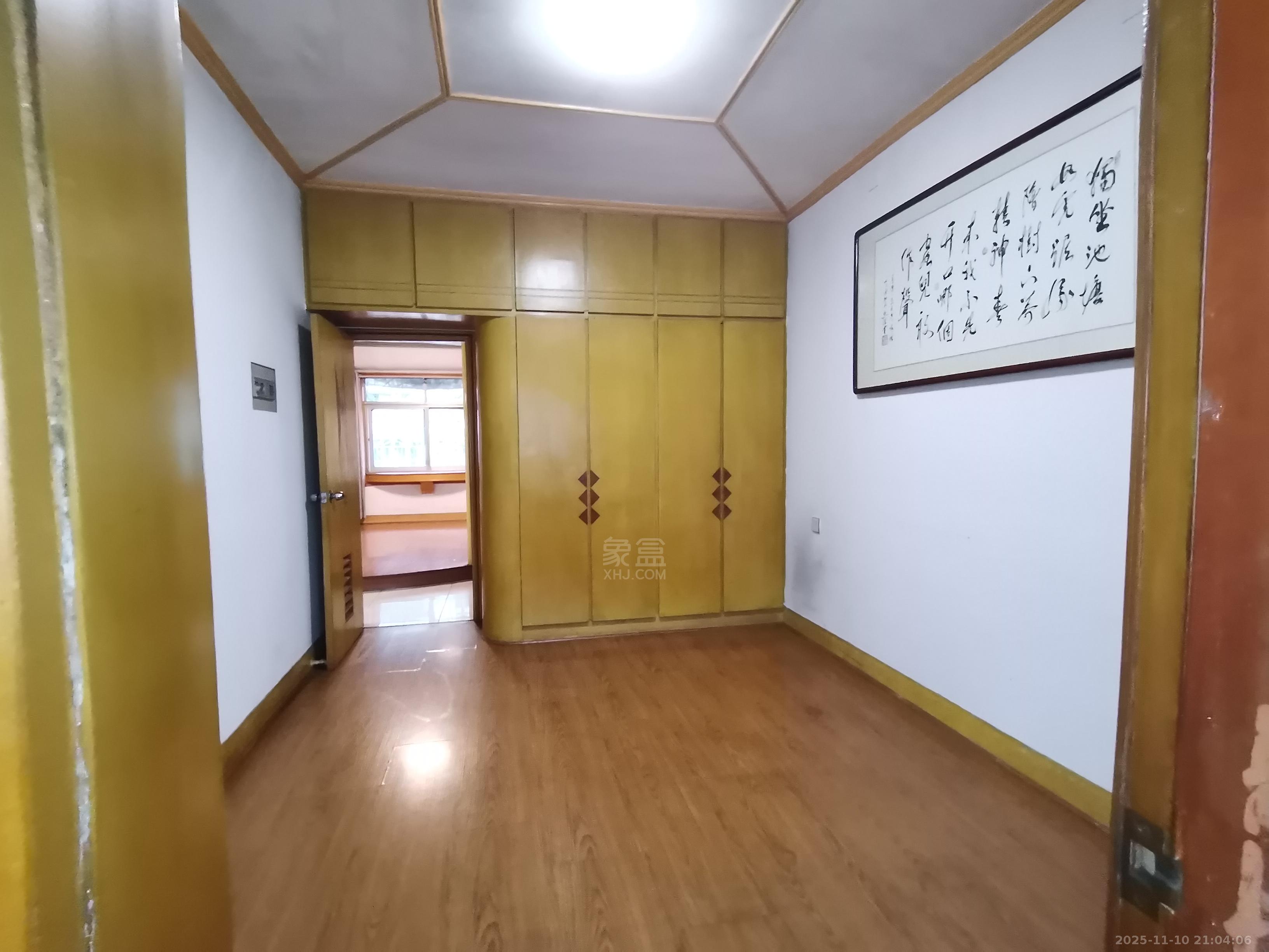 钻石花园  3室2厅1卫    1100.0元/月室内图