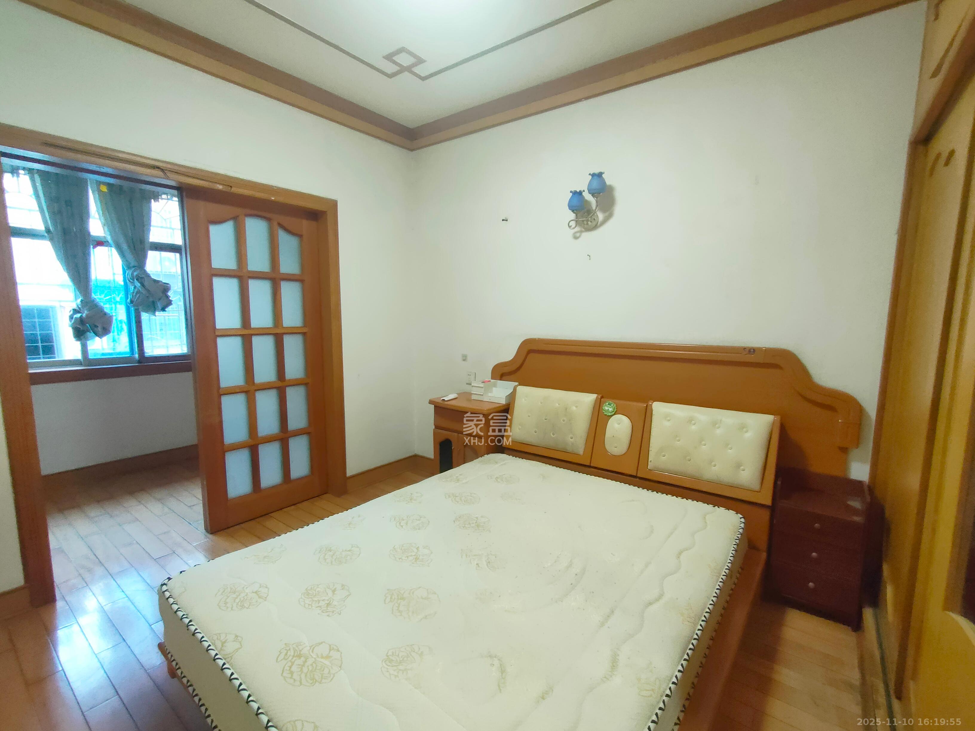 湘华公寓 3室2厅1卫 1600.0元/月 湘华公寓 3室2厅1卫 1600.0元/月室内图