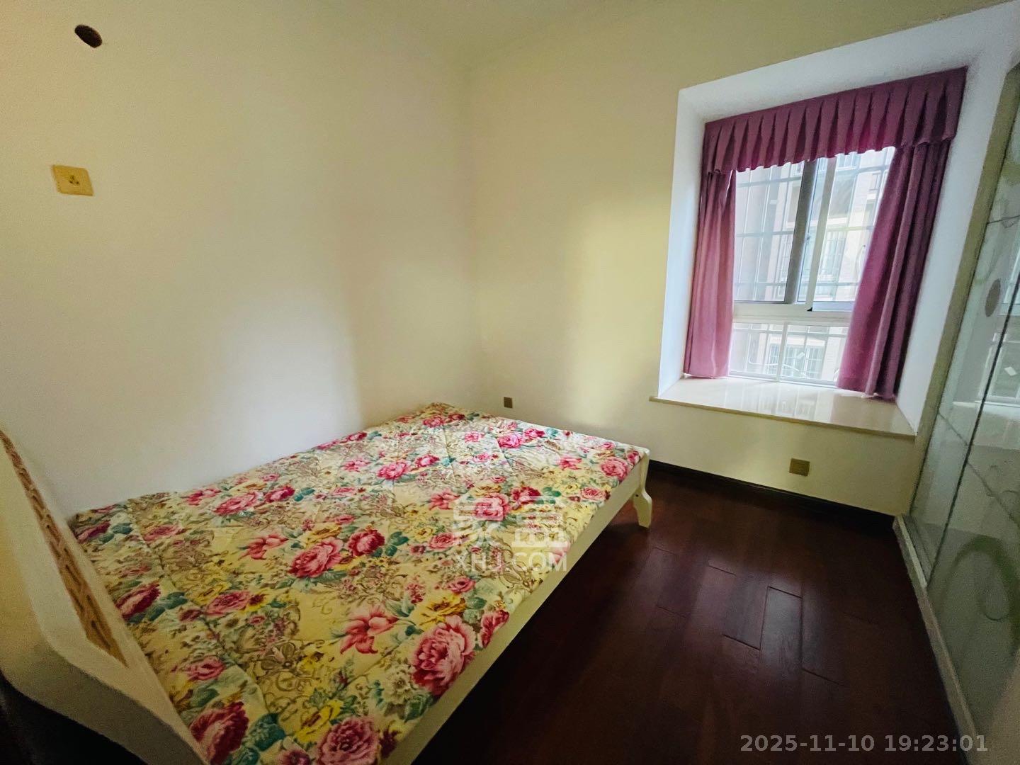 上河国际C区  2室2厅1卫    2500.0元/月室内图