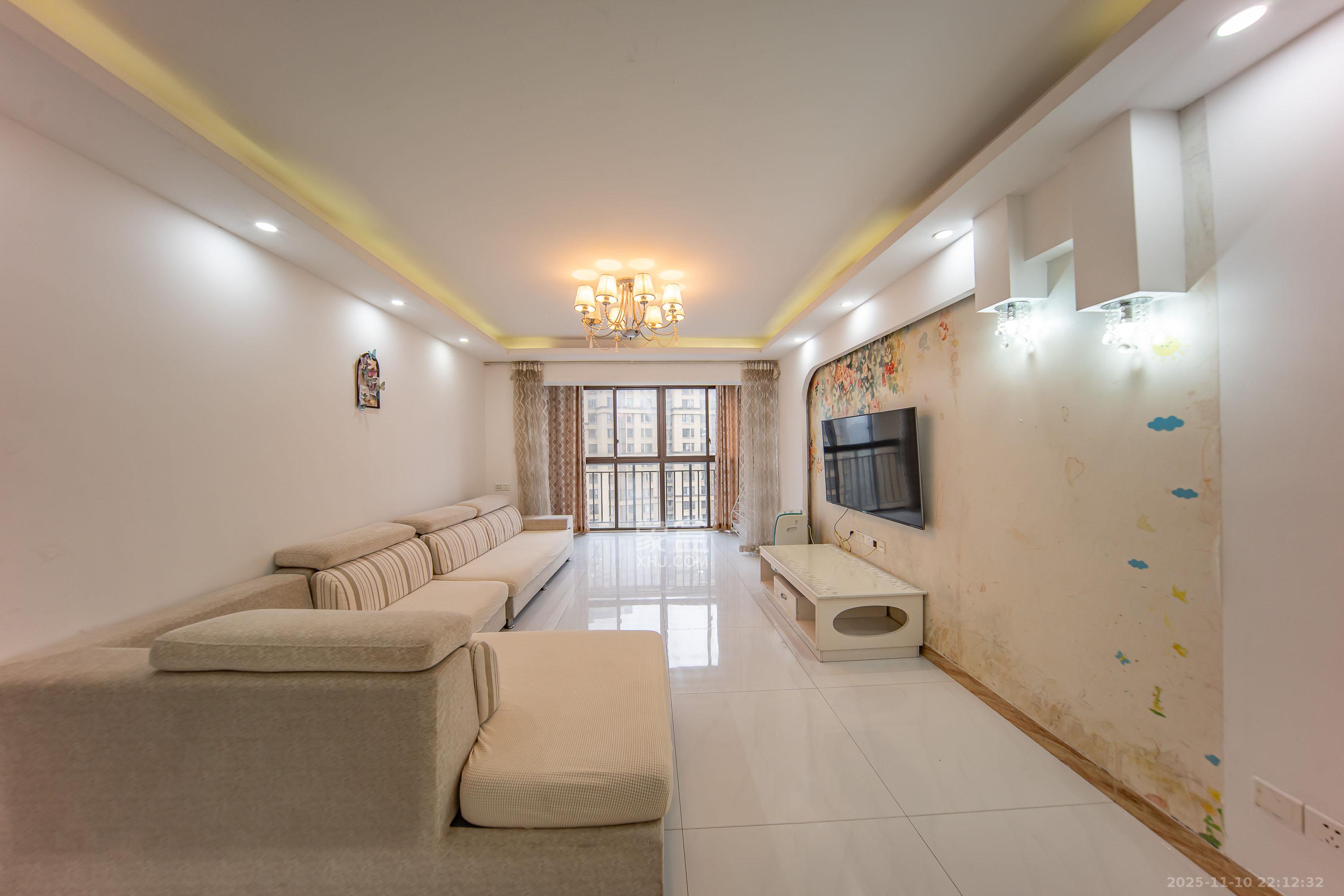 华润橡树湾 3室2厅1卫 70.0万 华润橡树湾 3室2厅1卫 70.0万客厅