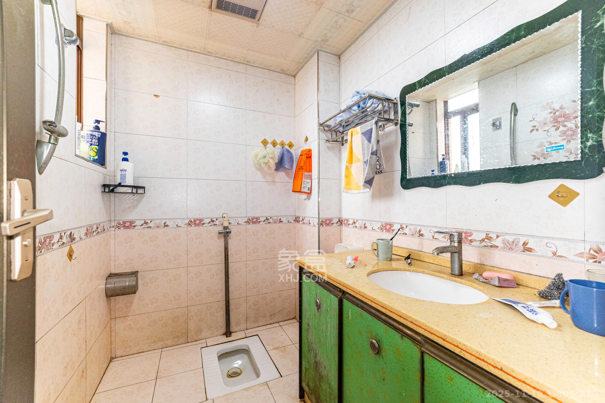 四季星城 3室2厅2卫 59.8万 四季星城 3室2厅2卫 59.8万卫生间