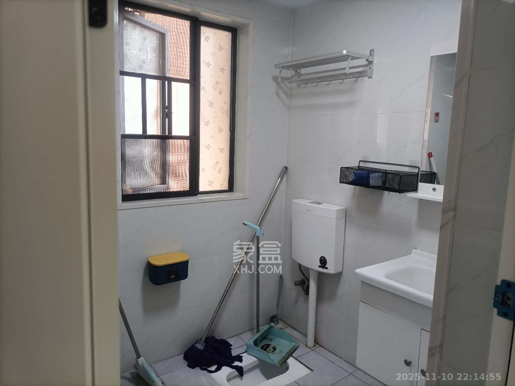 山水新城  2室2厅1卫    2000.0元/月室内图