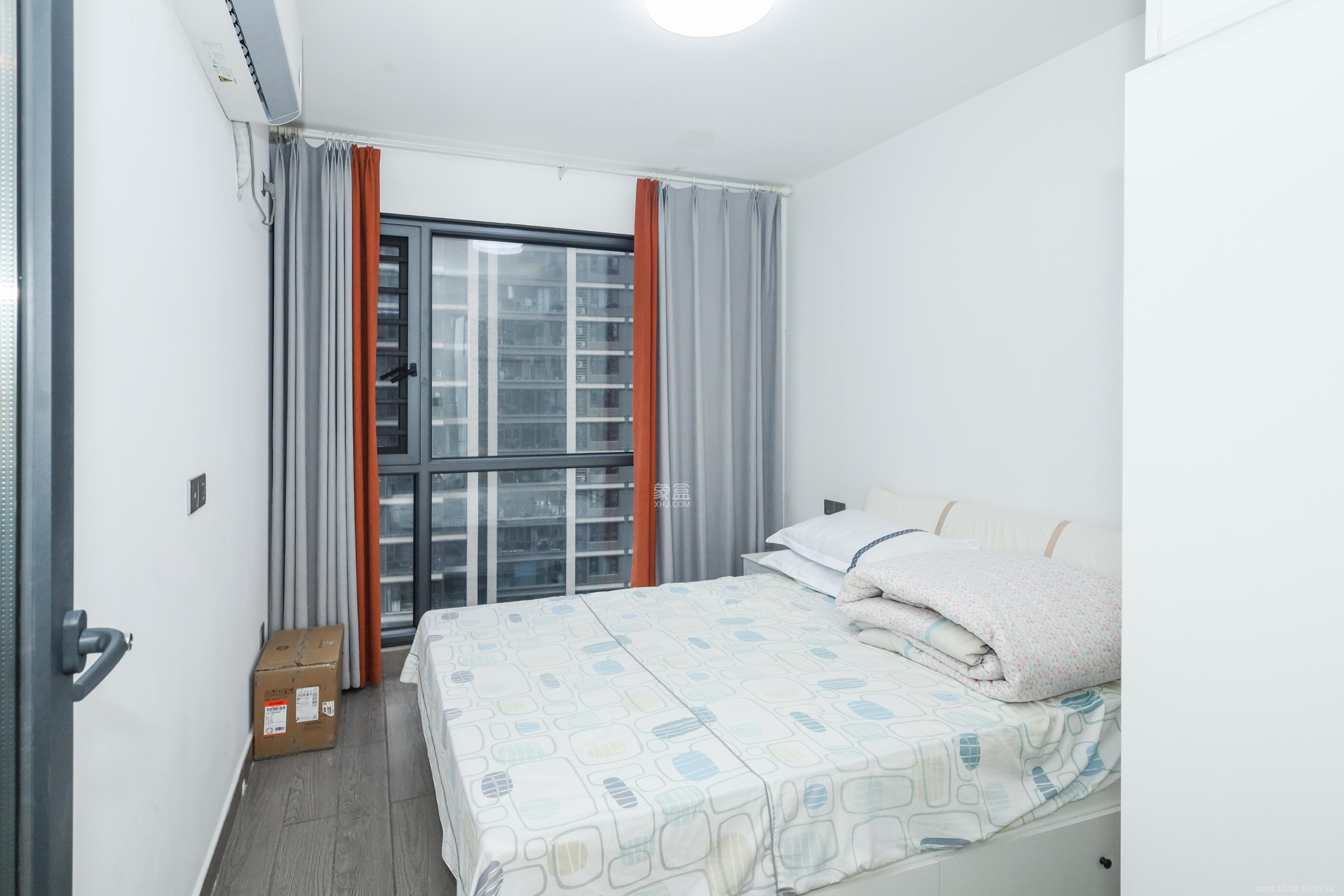 中海阅溪府 4室2厅2卫 190.0万 中海阅溪府 4室2厅2卫 190.0万卧室