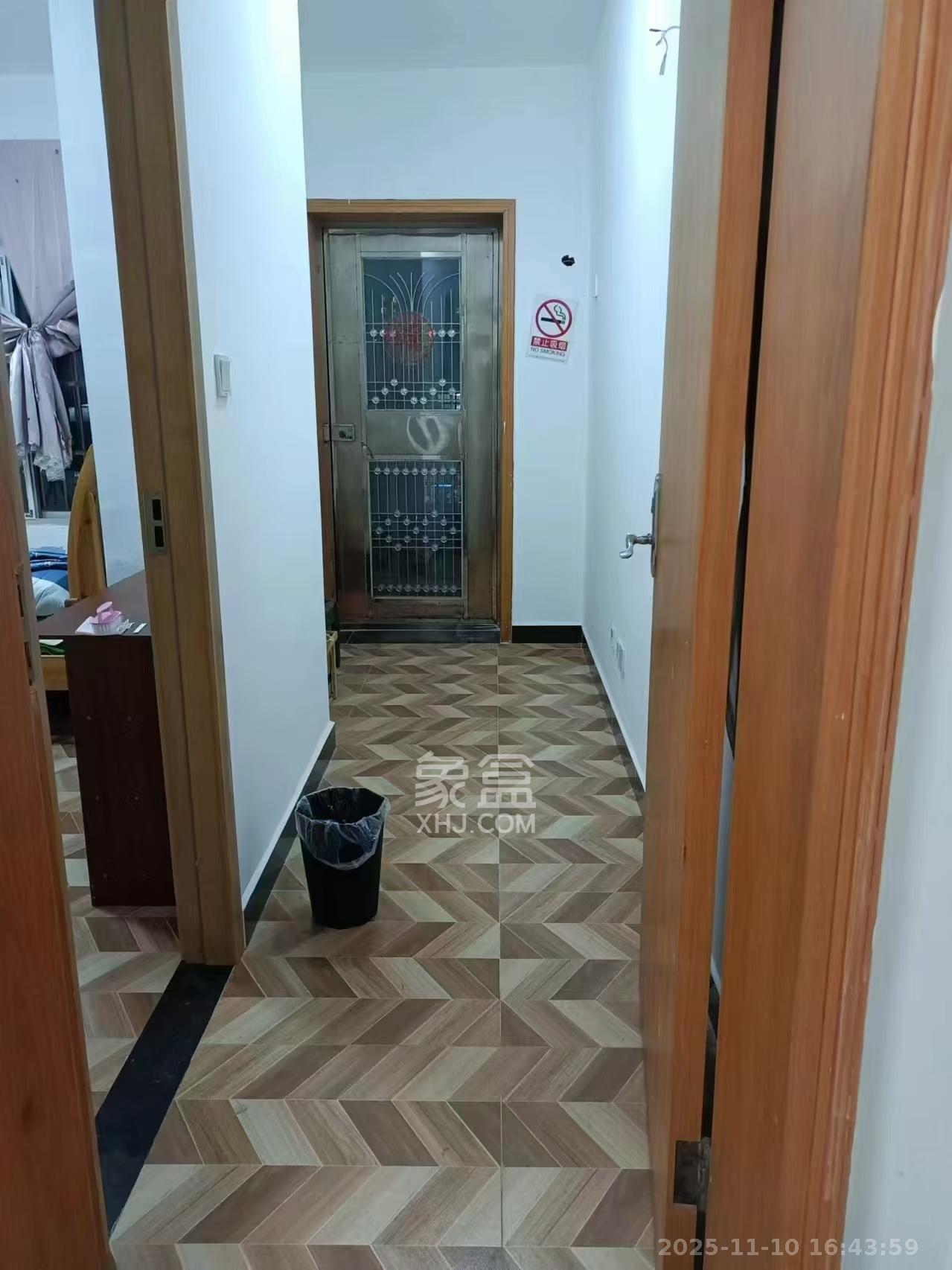 观沙小区 2室2厅1卫 1700.0元/月 观沙小区 2室2厅1卫 1700.0元/月室内图