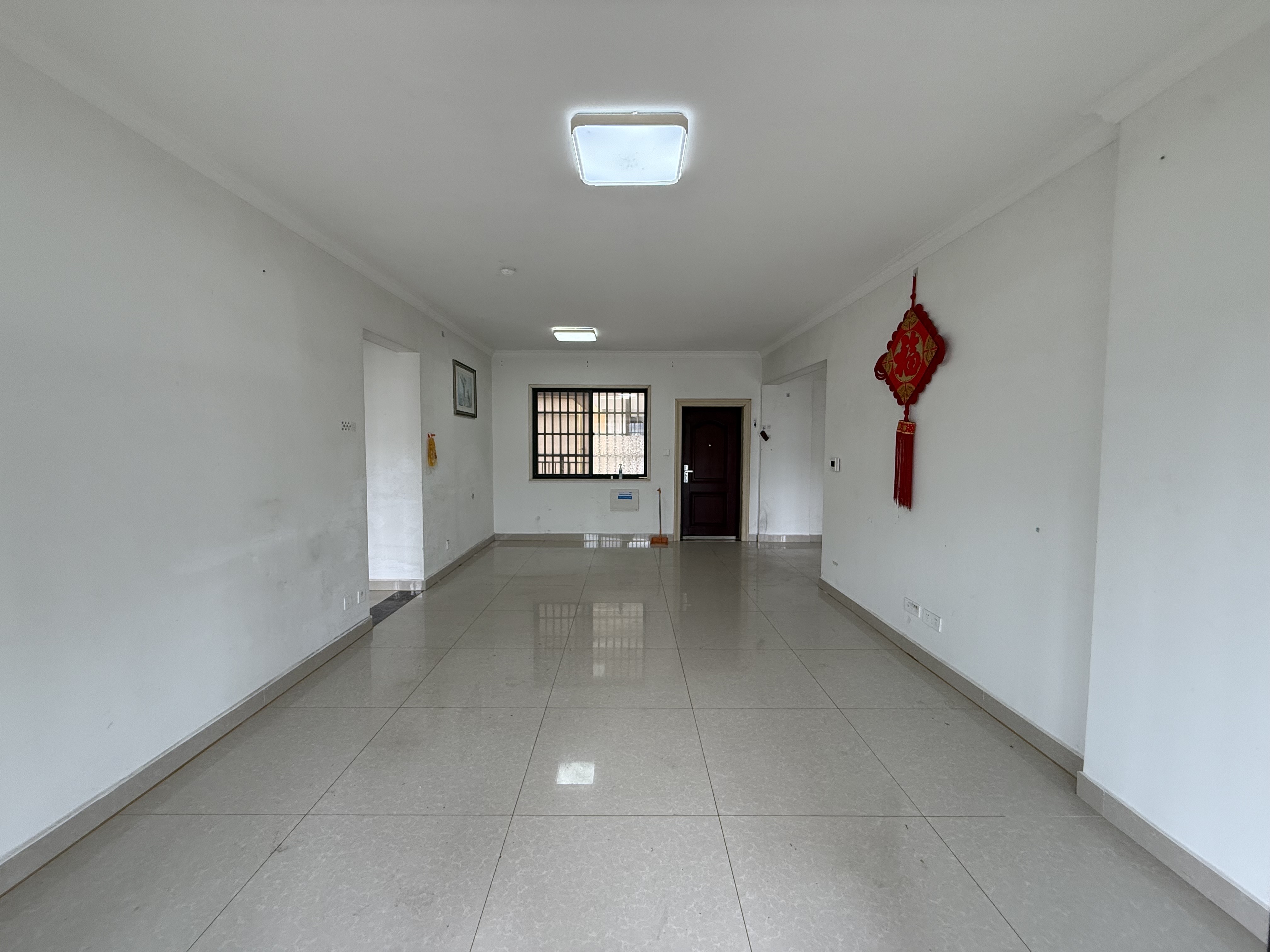 龙岐雅苑  5室2厅2卫    3600.0元/月