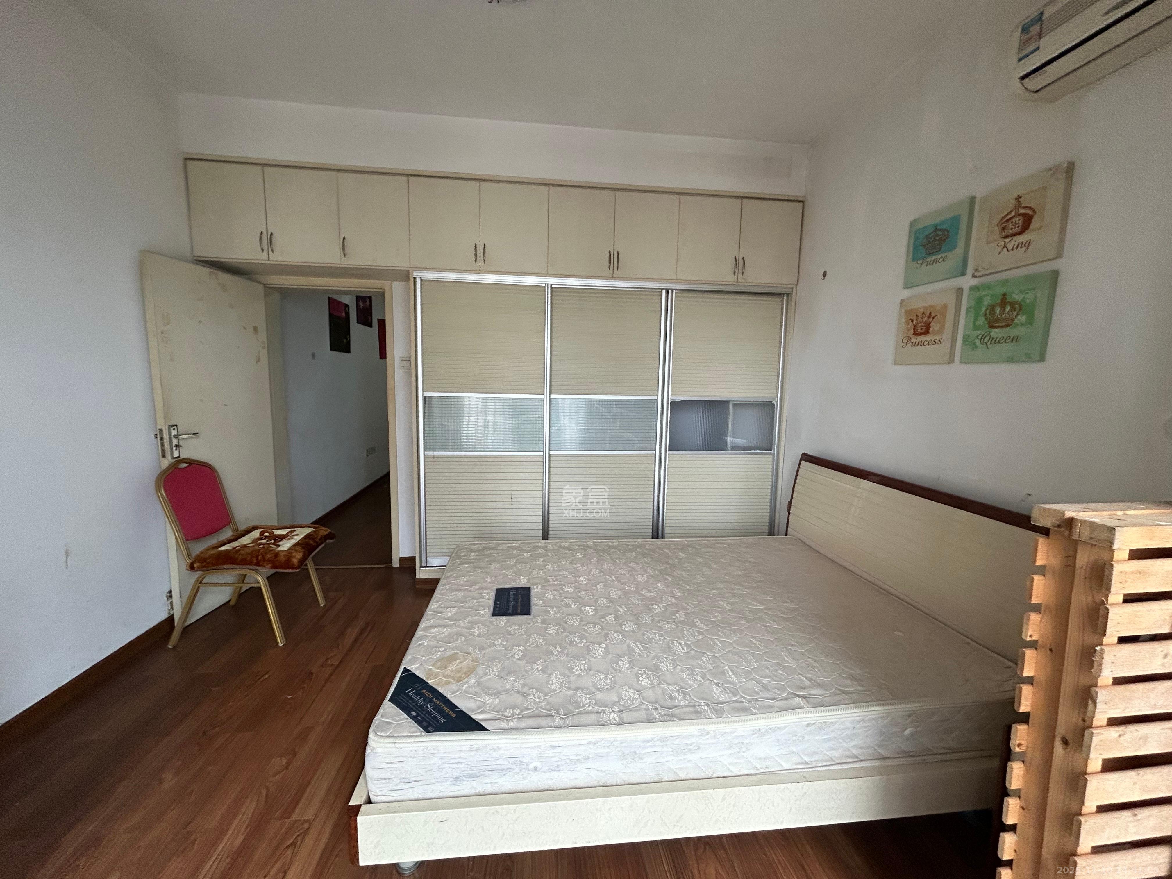 东方新世界  1室1厅1卫    1500.0元/月室内图