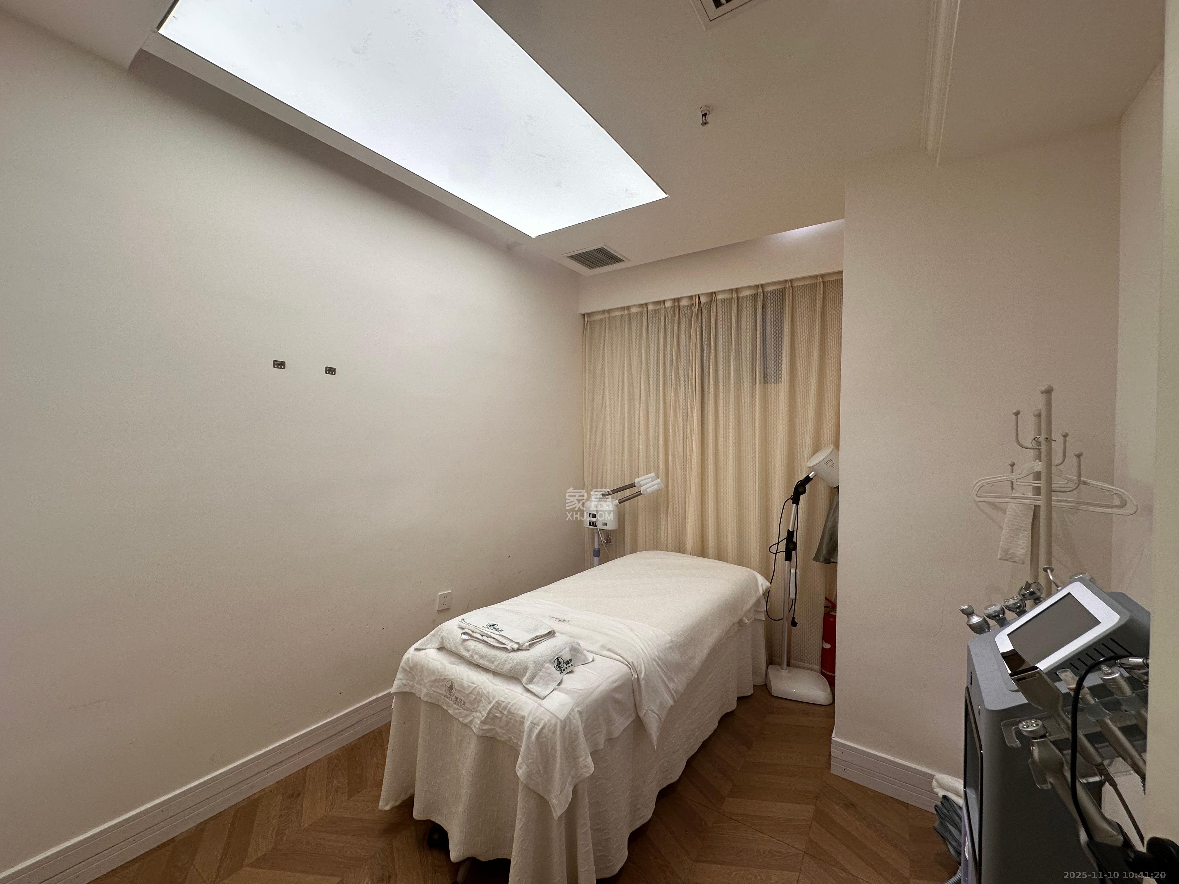 第六都（陆都小区）  1室1厅1卫    8500.0元/月室内图