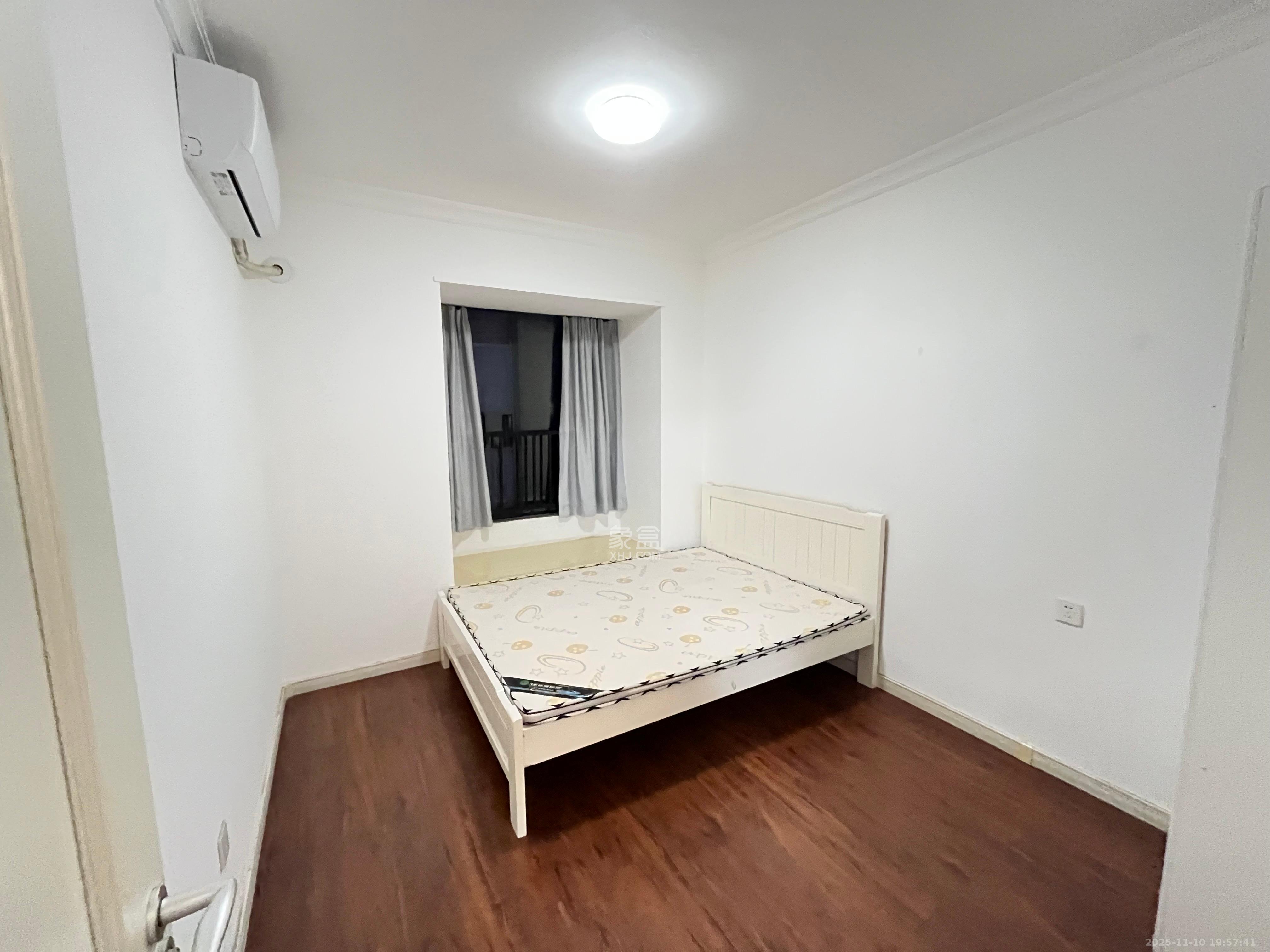 万科魅力之城锋镜里 4室2厅2卫 2798.0元/月 万科魅力之城锋镜里 4室2厅2卫 2798.0元/月室内图