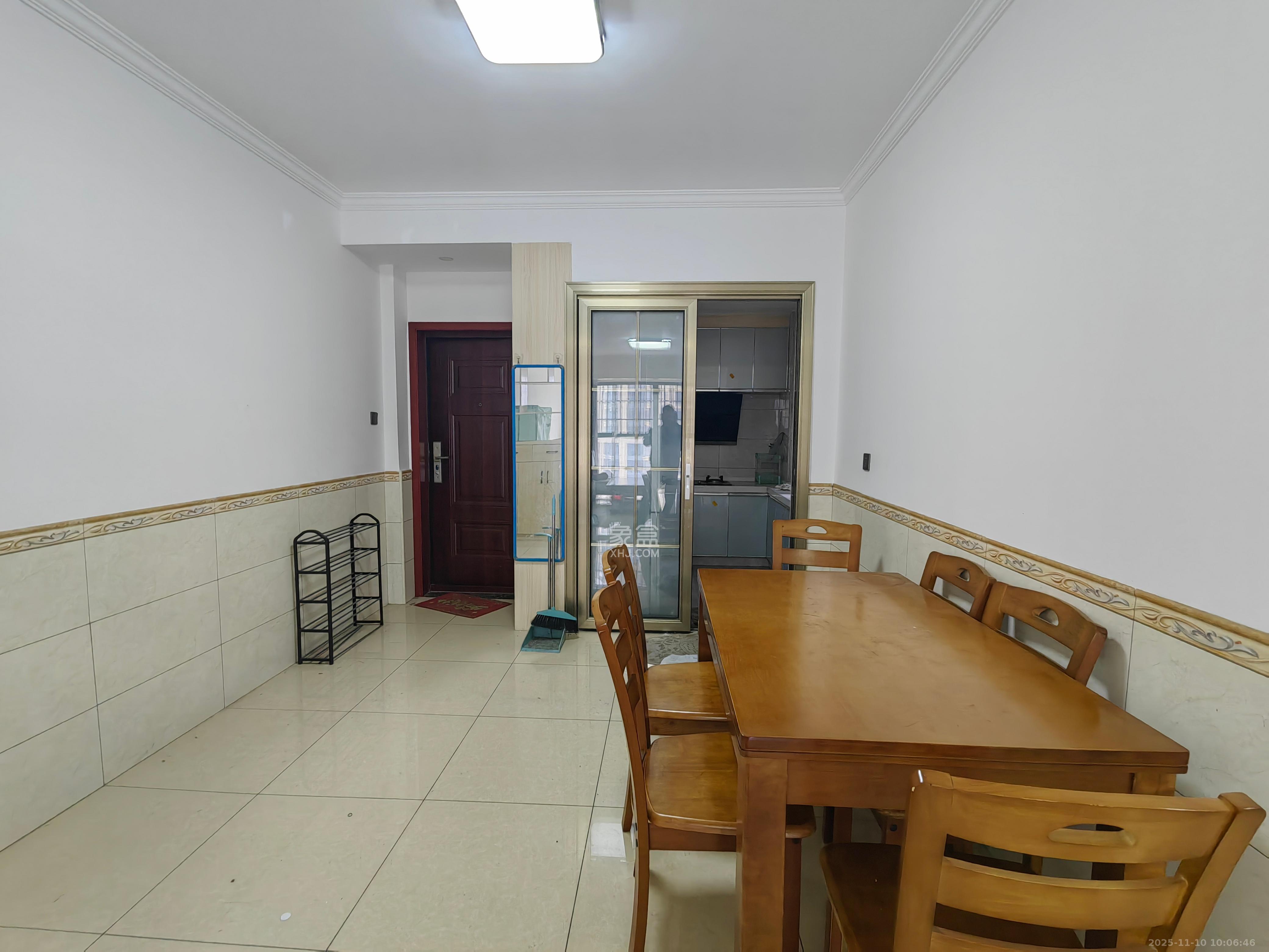 中城苑 3室2厅1卫 2580.0元/月 中城苑 3室2厅1卫 2580.0元/月室内图