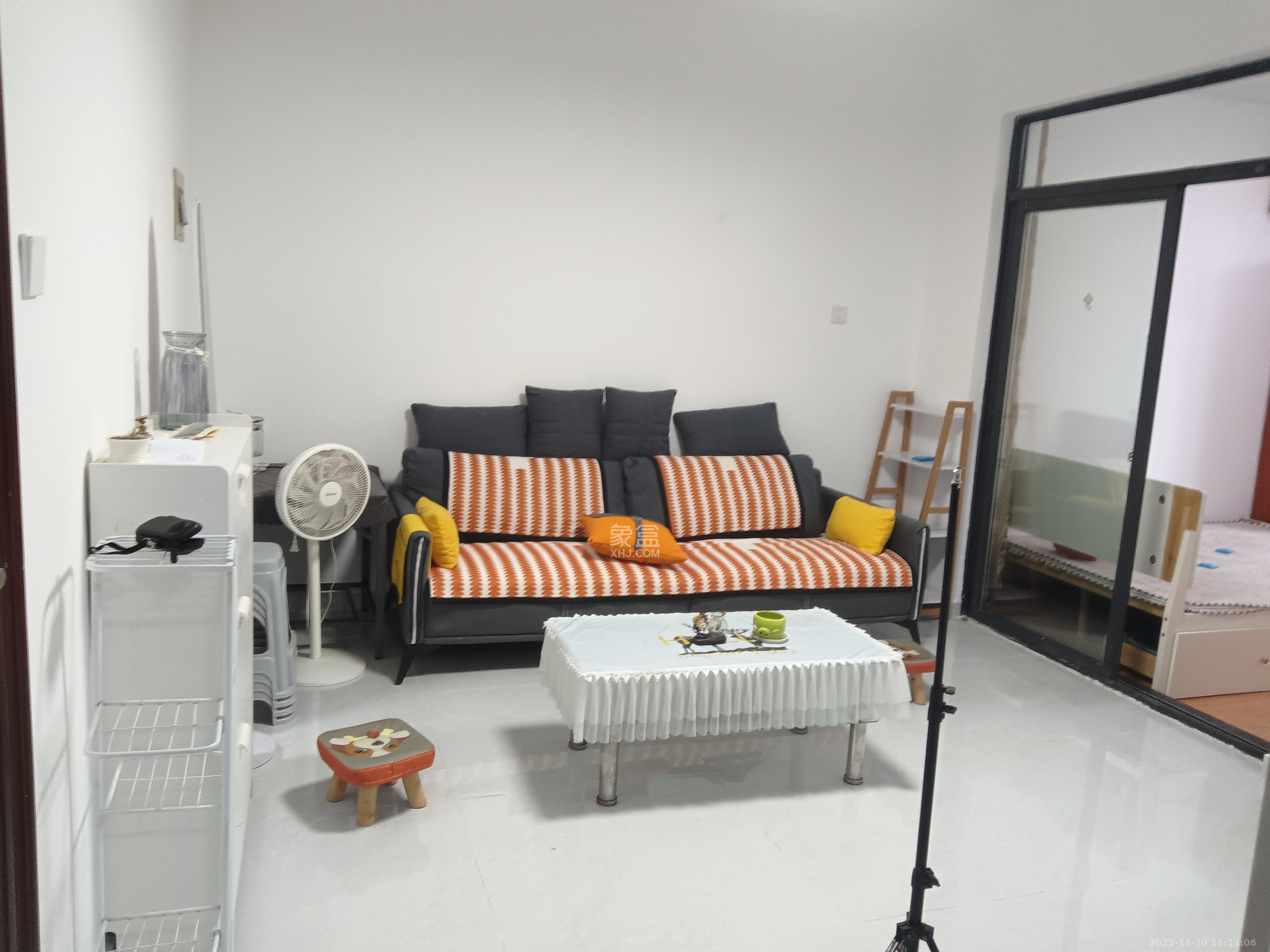 中江佳境天成  2室1厅1卫    1800.0元/月