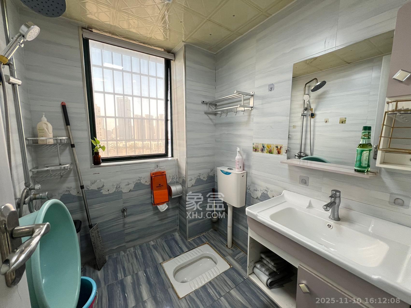 西韵佳苑 2室2厅1卫 2400.0元/月 西韵佳苑 2室2厅1卫 2400.0元/月室内图