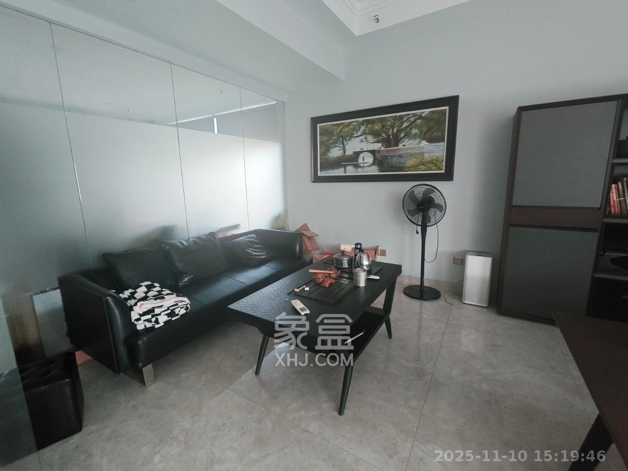 荣盛花语馨苑  1室1厅2卫    4900.0元/月室内图