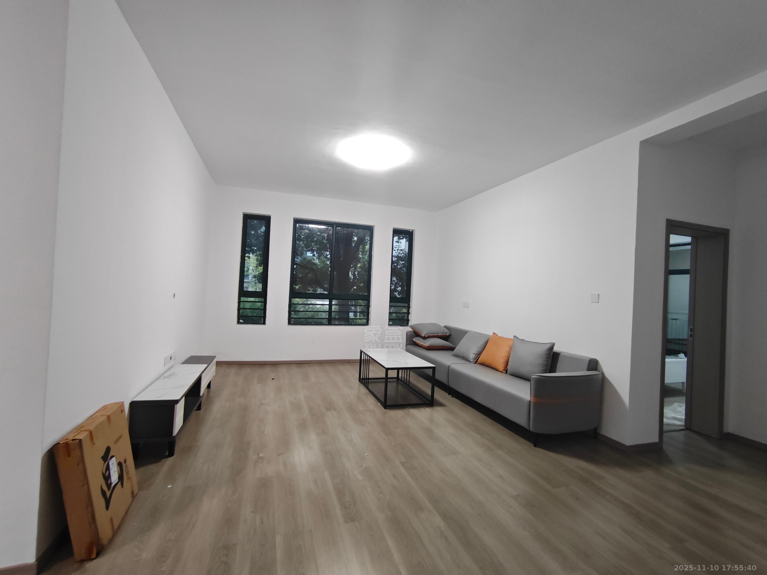 尚格名城东岸花园  3室2厅2卫    1800.0元/月