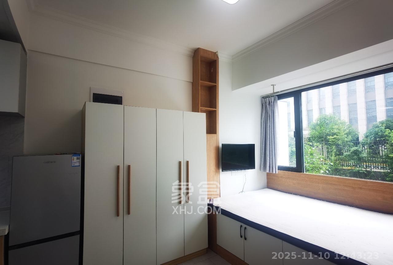 龙湖湘江星座（祺鑫星座公寓）  1室1厅1卫    1300.0元/月室内图