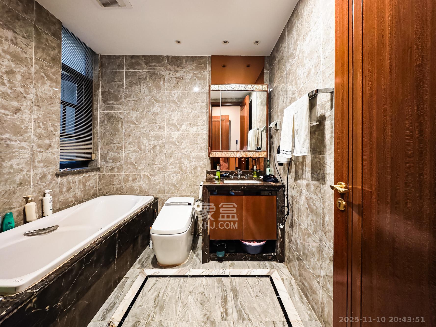 恒大御景天下城一期 3室2厅2卫 145.0万 恒大御景天下城一期 3室2厅2卫 145.0万卫生间