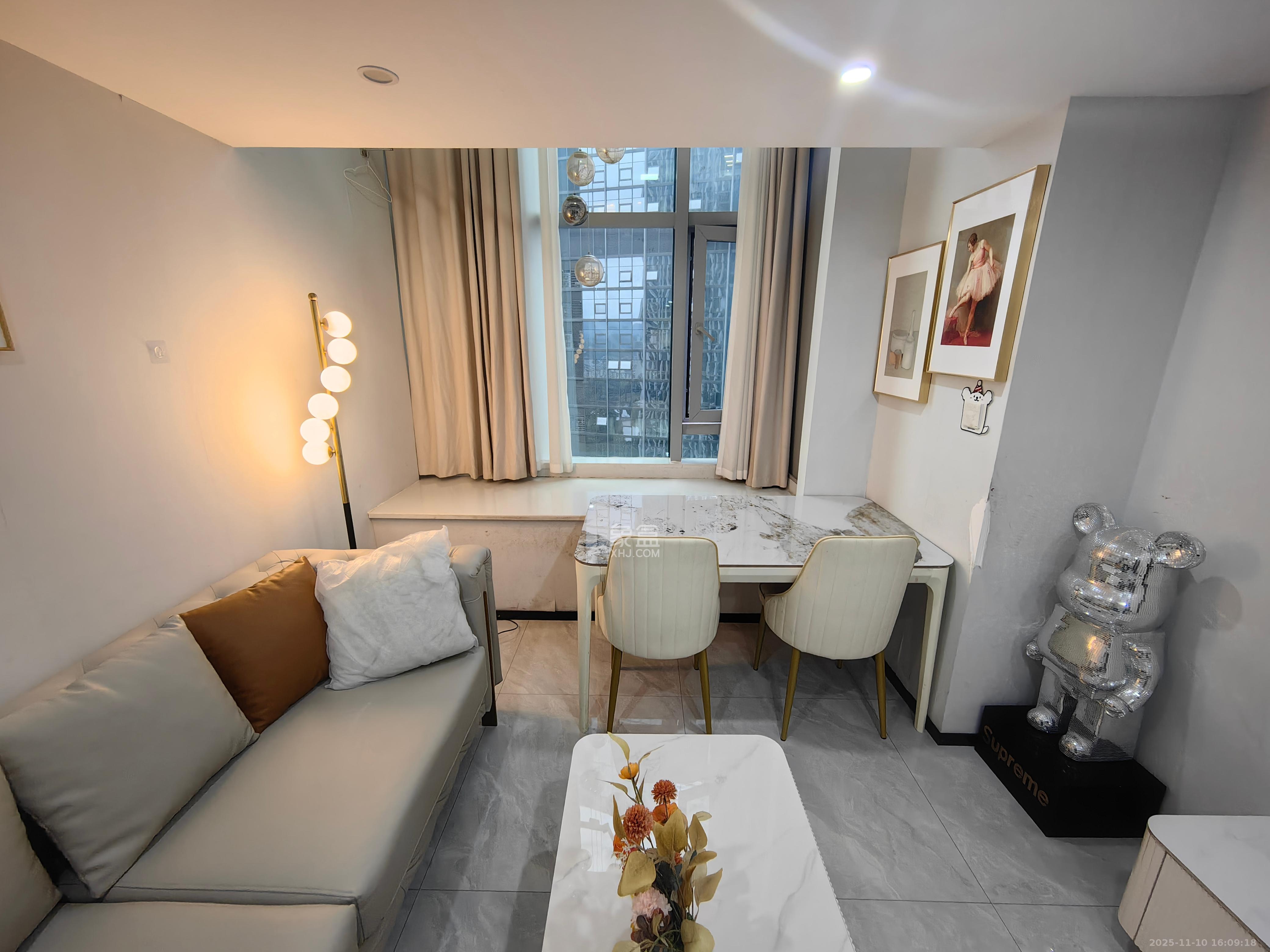 福晟翡翠湾  2室1厅1卫    2000.0元/月室内图