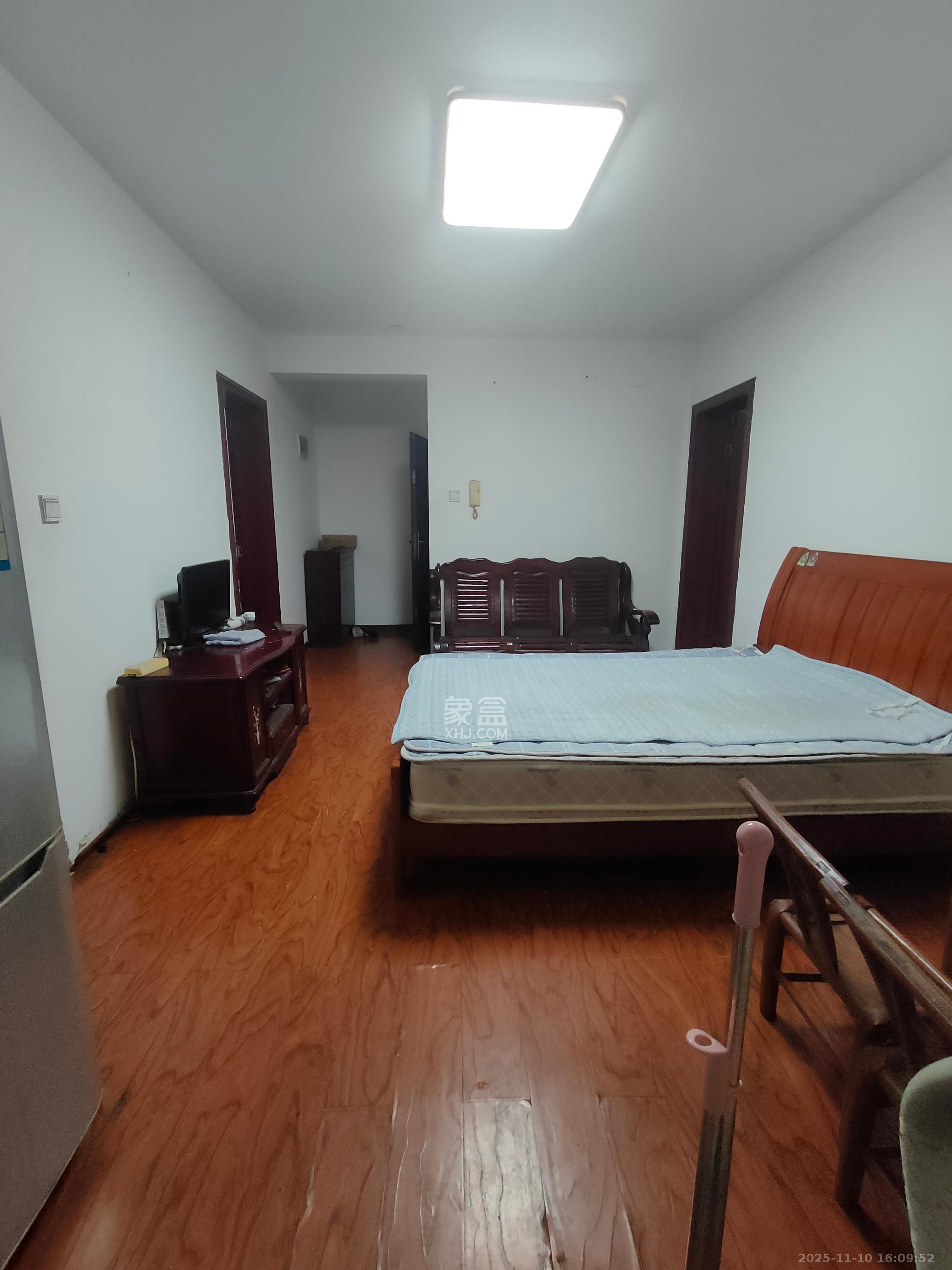 金麓西岸和苑  2室2厅1卫    1600.0元/月