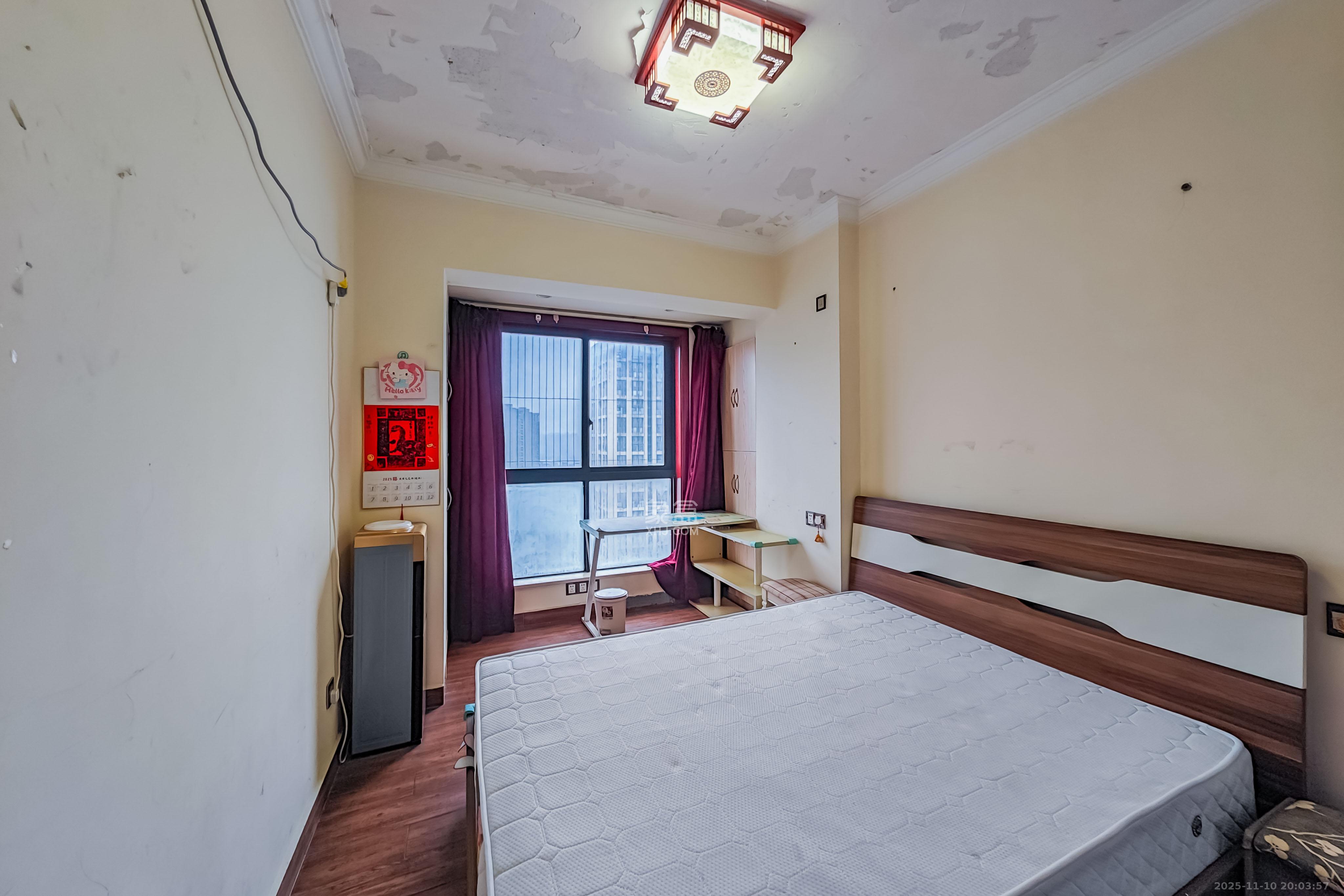 兴旺正佳广场(金石雅苑) 3室2厅1卫 66.0万 兴旺正佳广场(金石雅苑) 3室2厅1卫 66.0万卧室