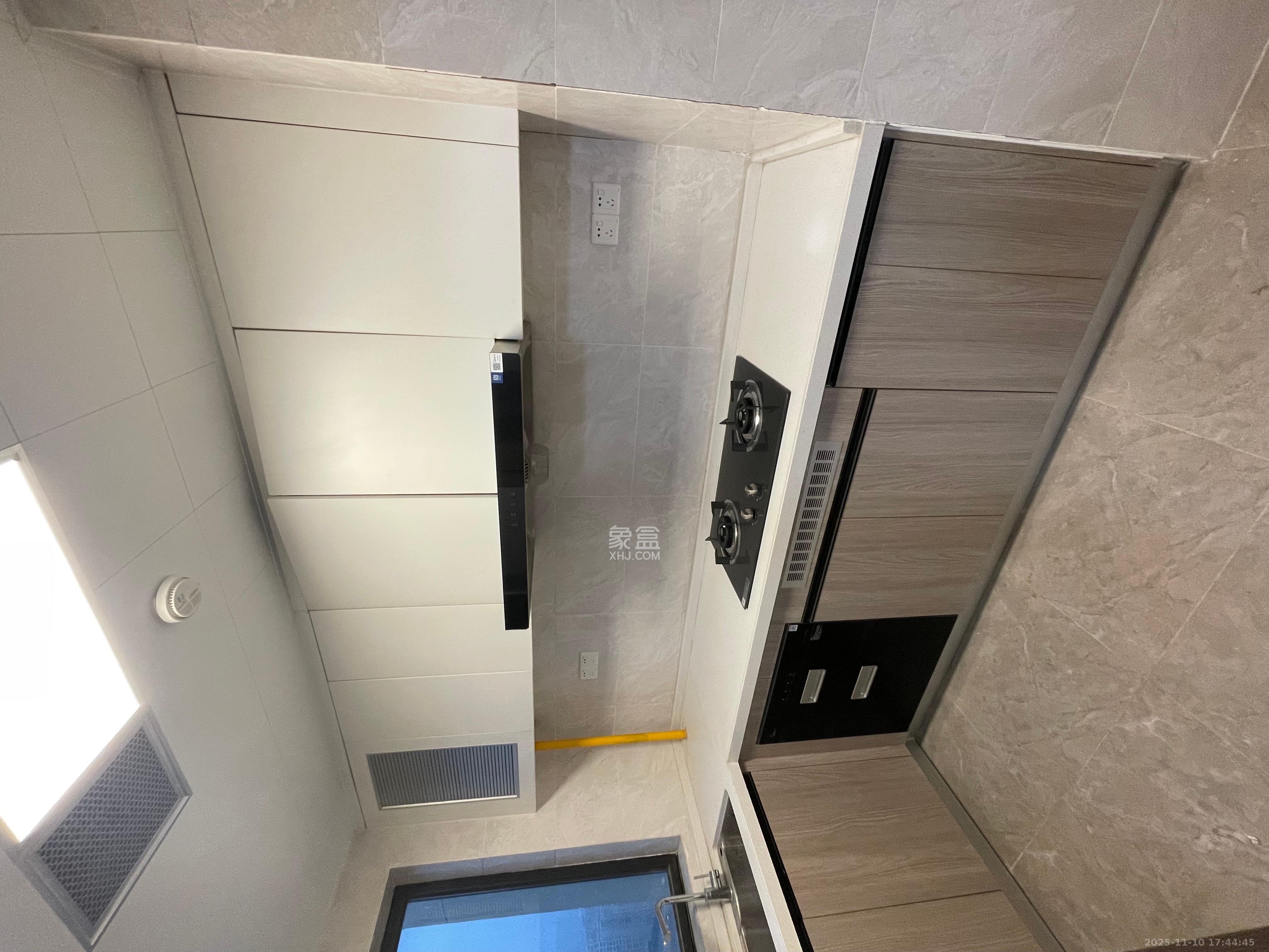 越秀亲爱里  4室2厅1卫    3200.0元/月室内图