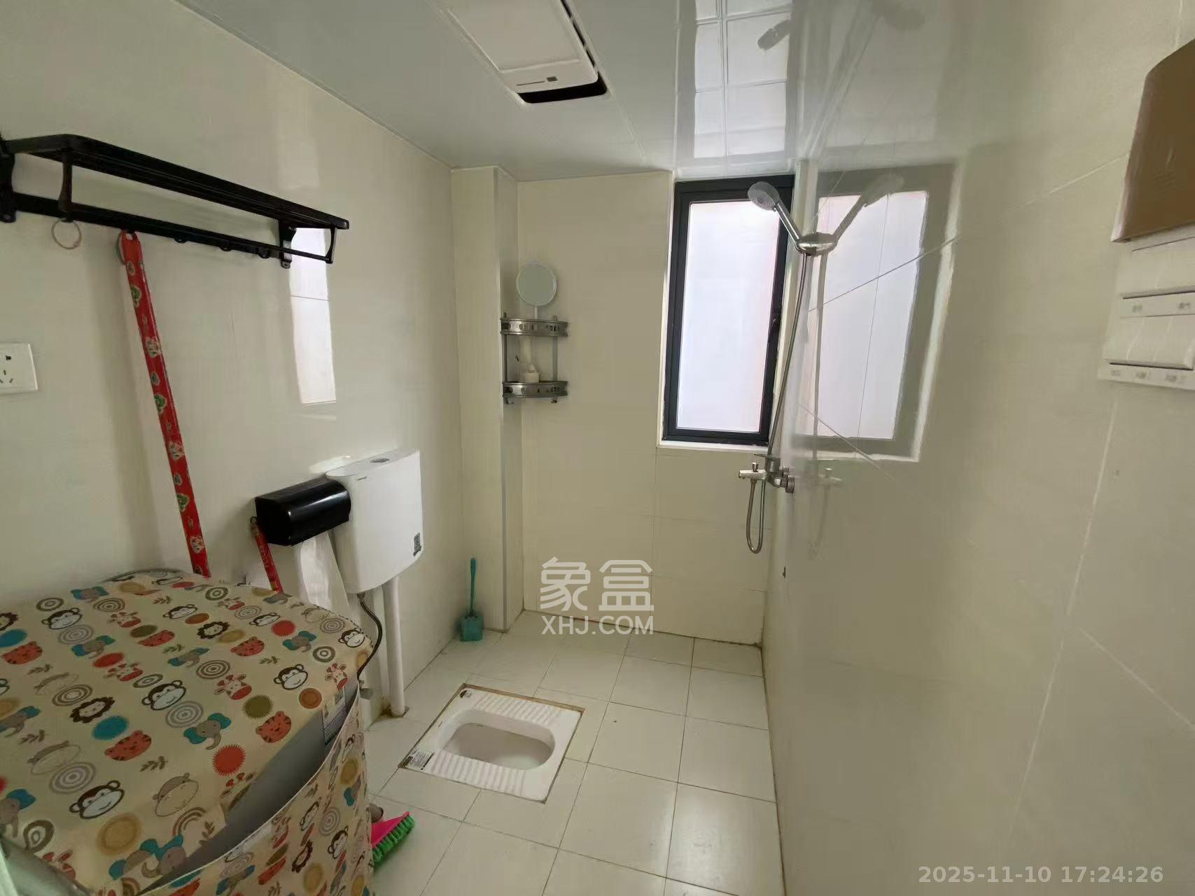 云和华府  2室2厅1卫    2300.0元/月室内图