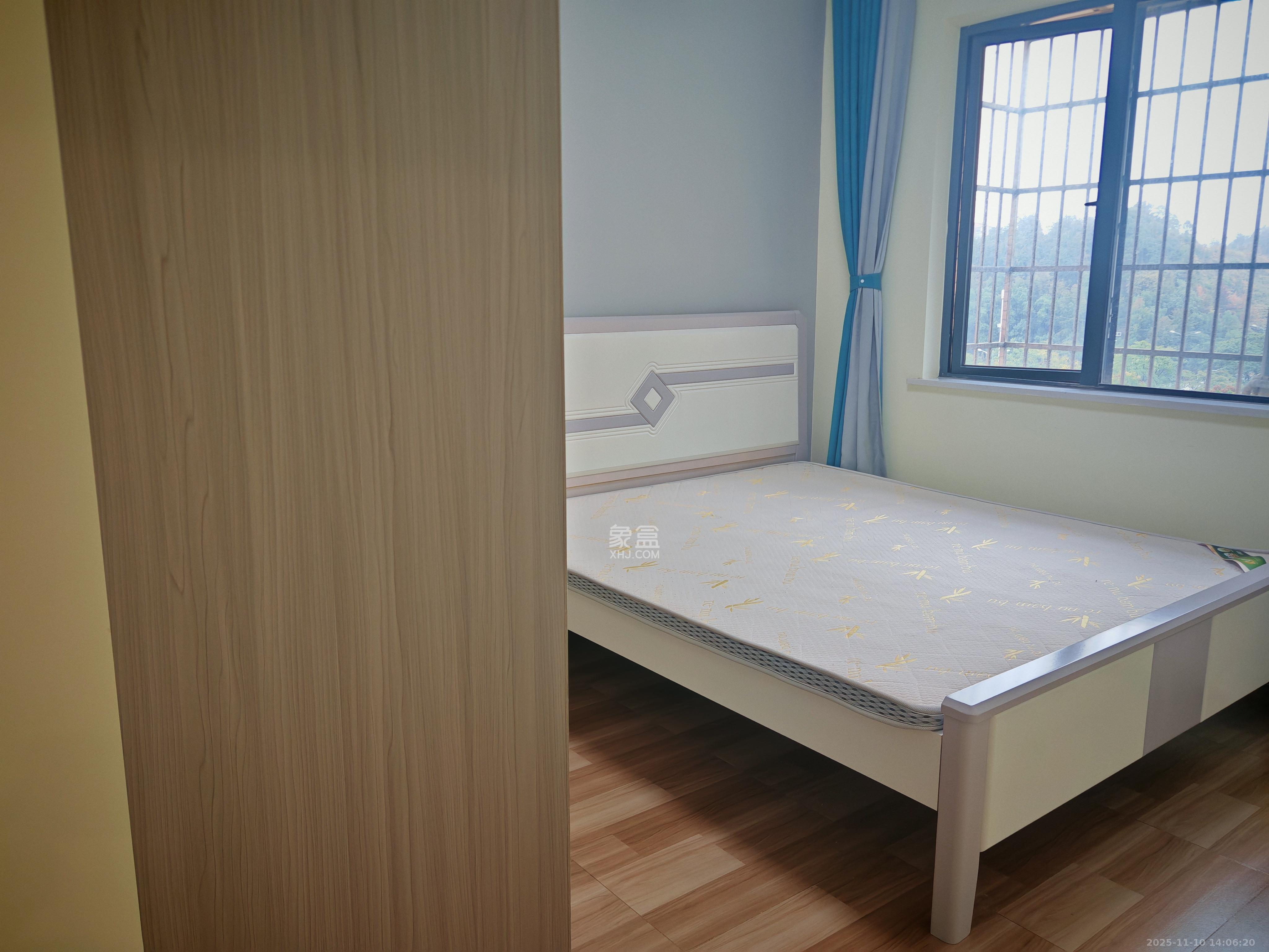 山水新城  2室2厅1卫    2100.0元/月室内图