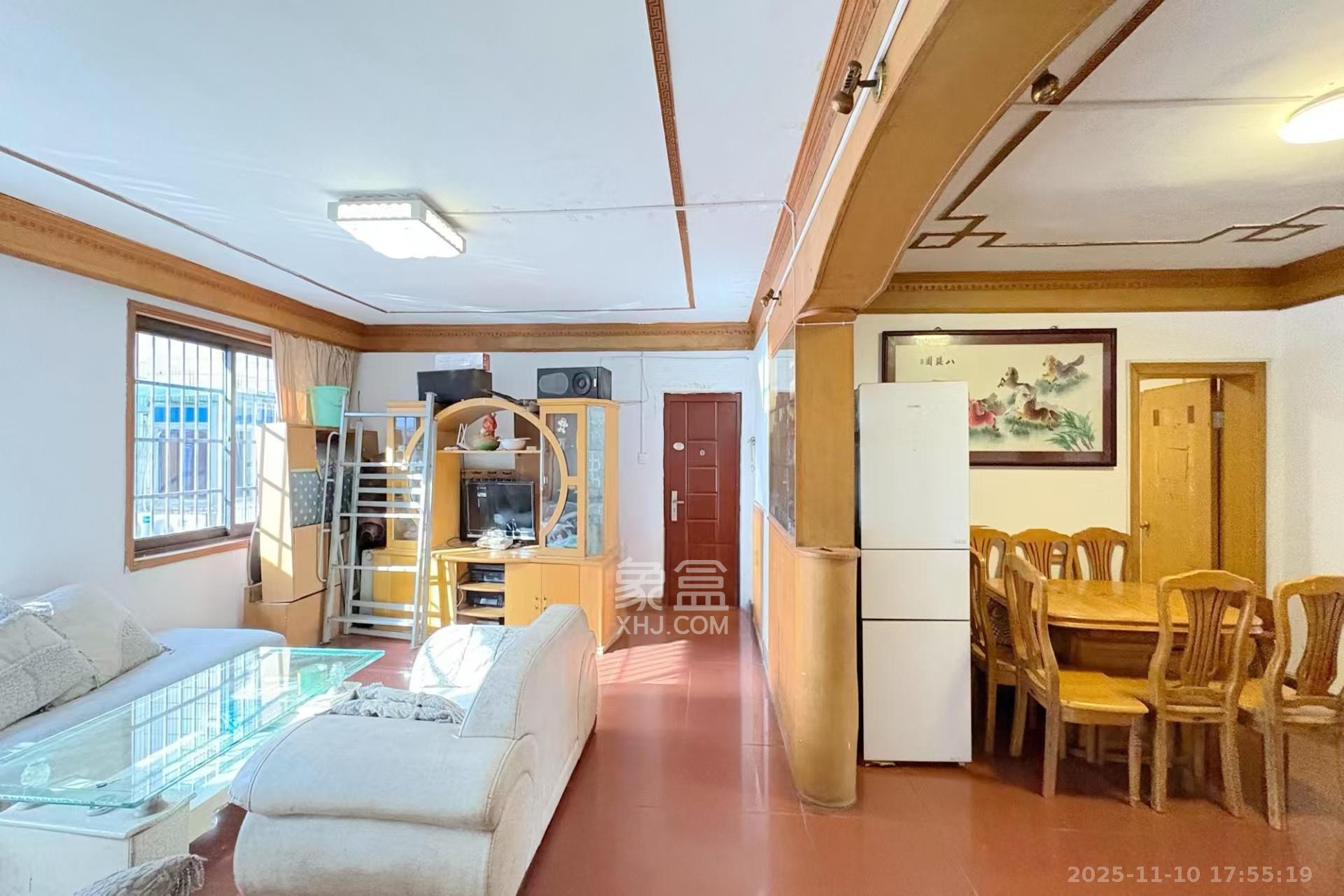 肇家（嘉）坪散盘  3室2厅2卫    2600.0元/月室内图