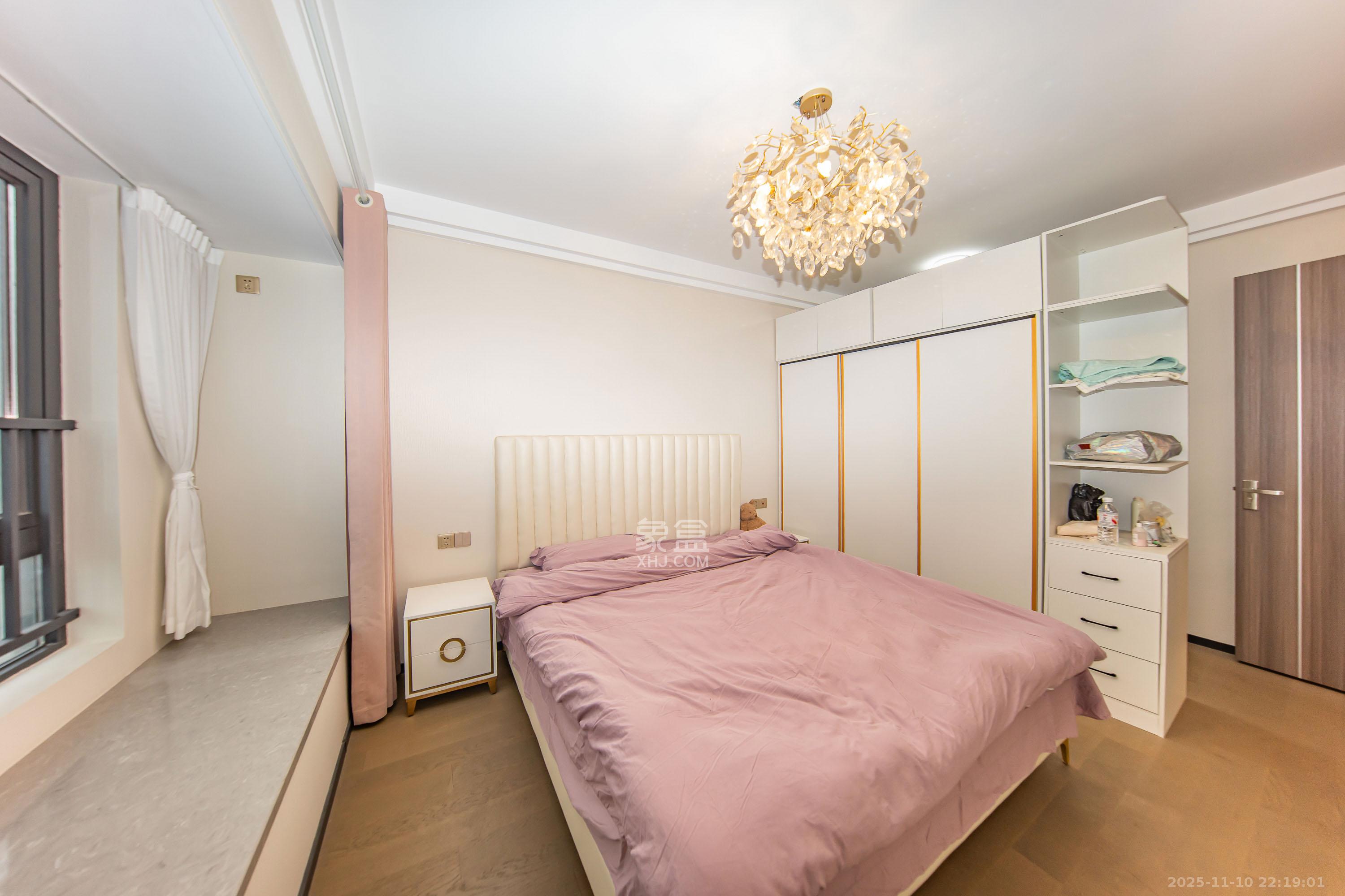 中海阅麓山二期 3室2厅2卫 130.0万 中海阅麓山二期 3室2厅2卫 130.0万卧室