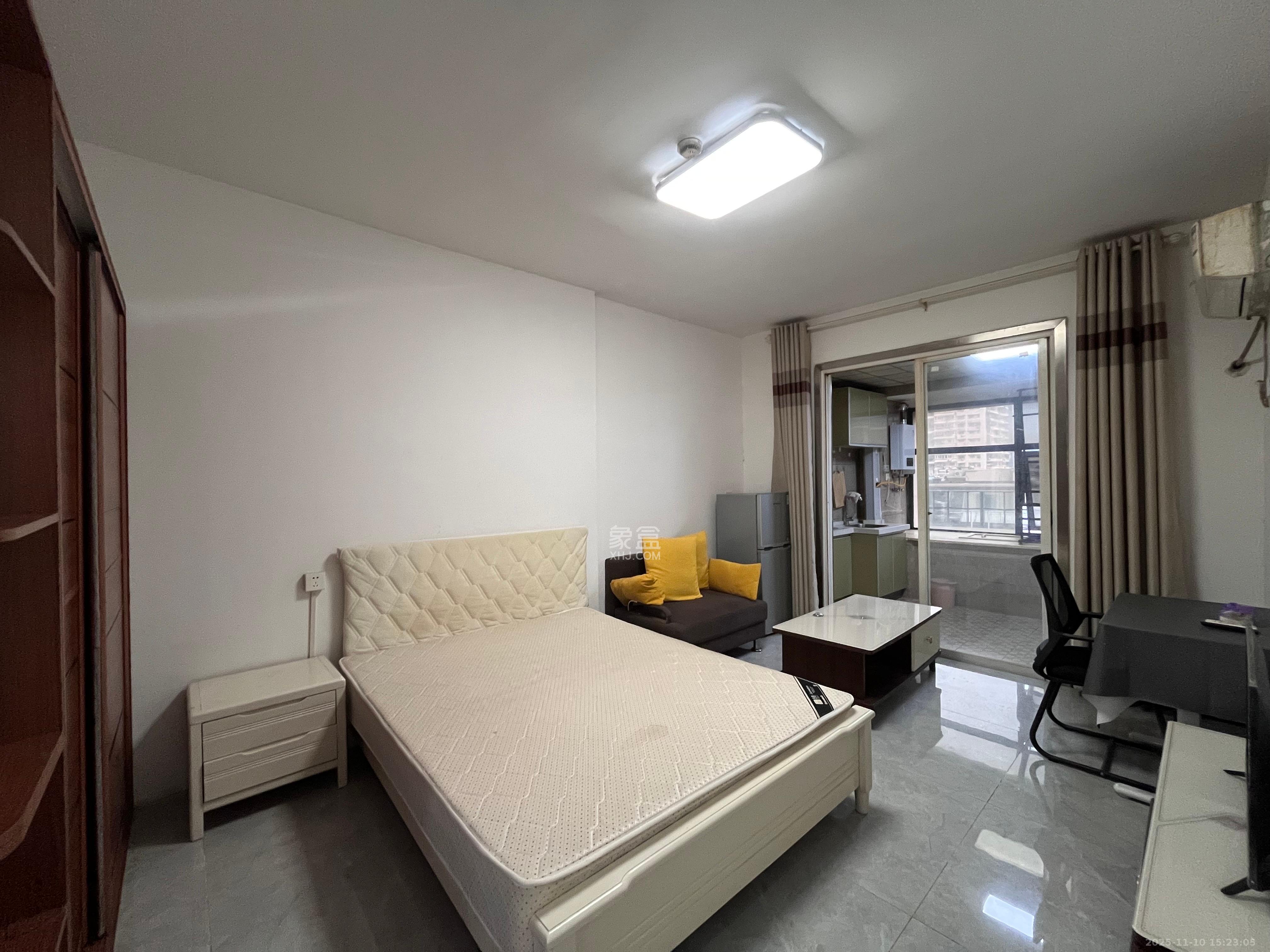 蓝湾国际广场  1室1厅1卫    1400.0元/月