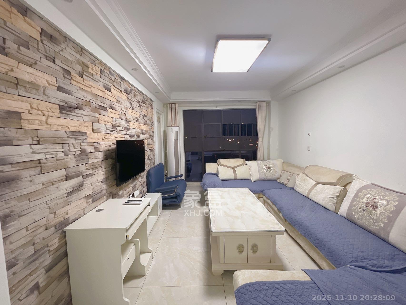 梅溪鑫苑名家  3室2厅1卫    2300.0元/月