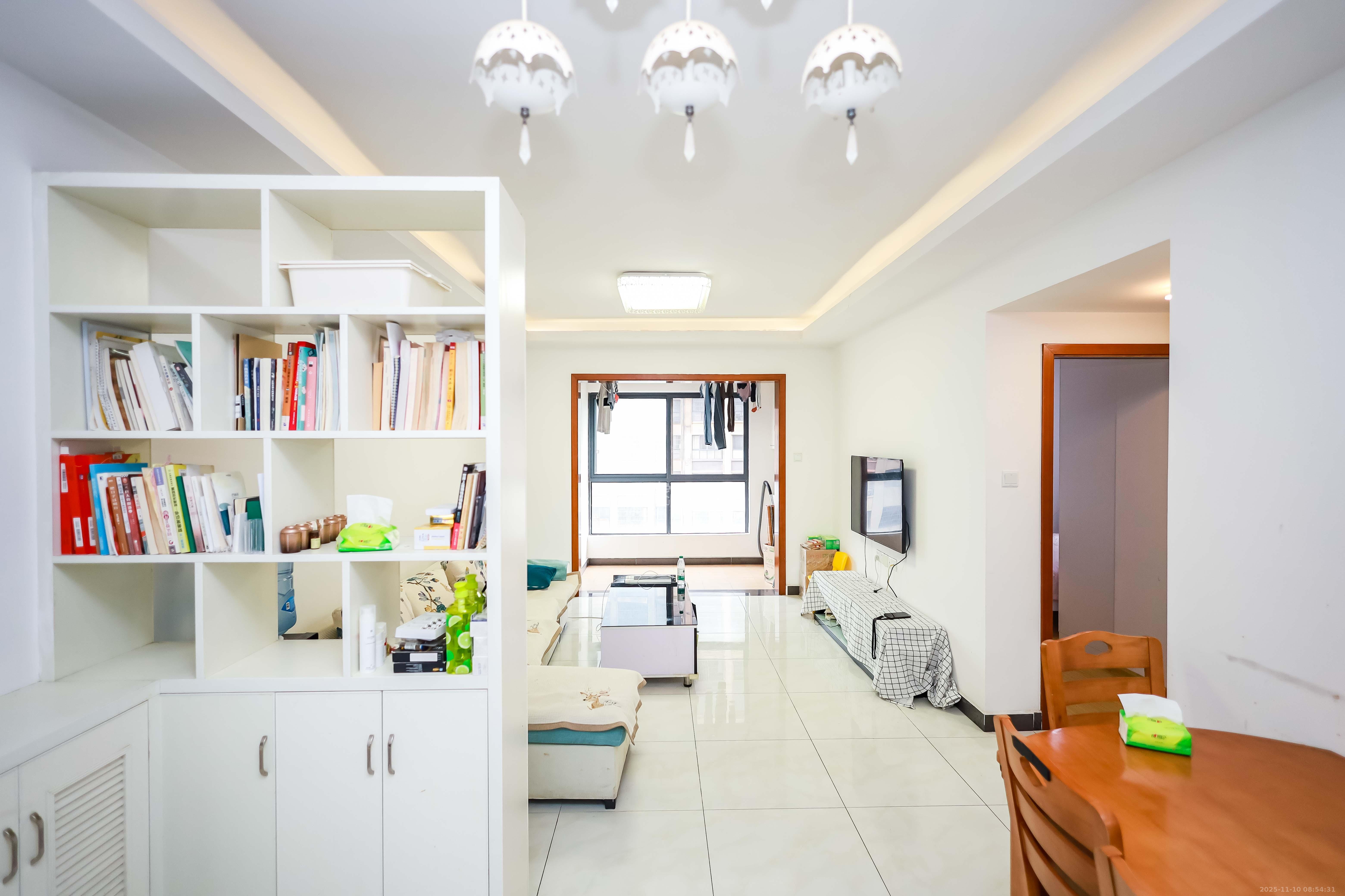 天麓尚层  2室1厅1卫    1900.0元/月