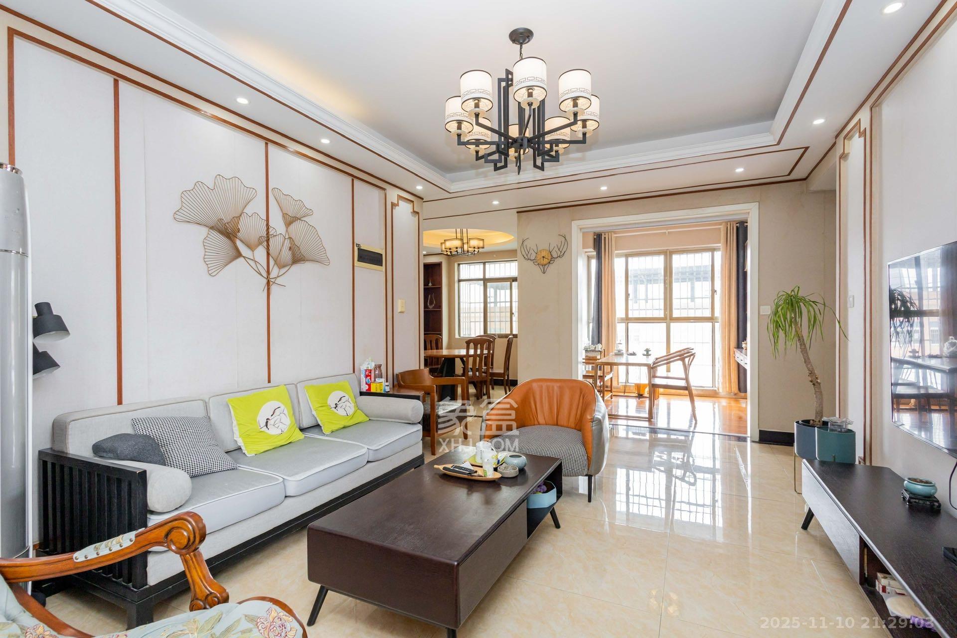 和泉嘉园  4室2厅2卫    2000.0元/月室内图