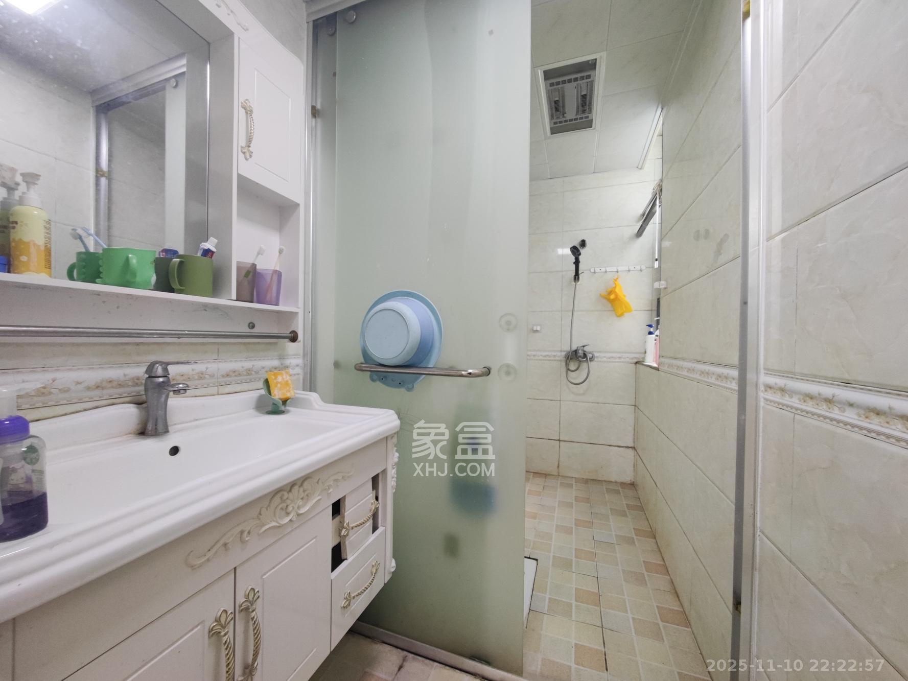 颐和佳园  2室2厅1卫    62.0万卫生间