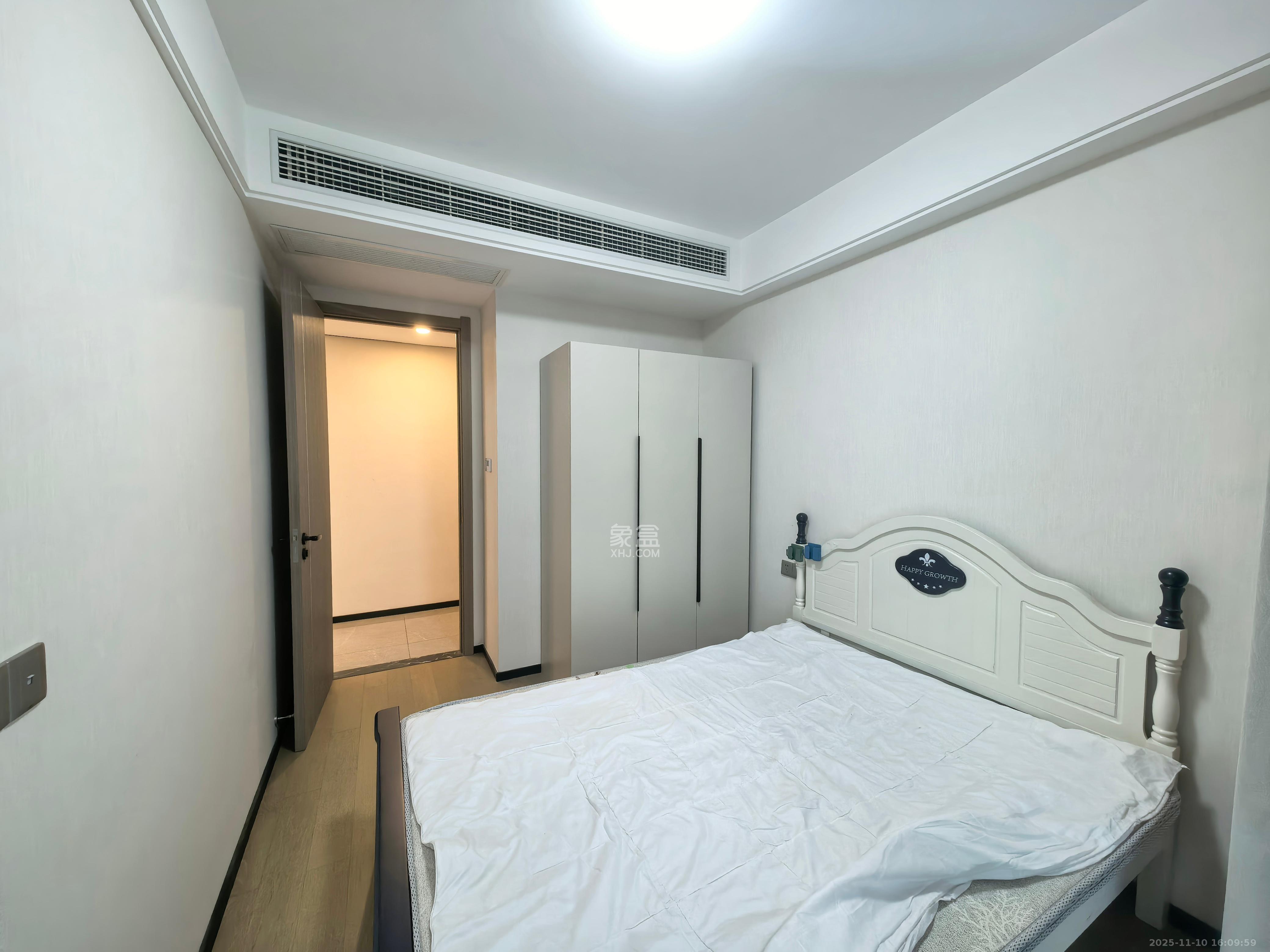 中海麓山境北区 4室2厅2卫 3200.0元/月 中海麓山境北区 4室2厅2卫 3200.0元/月室内图