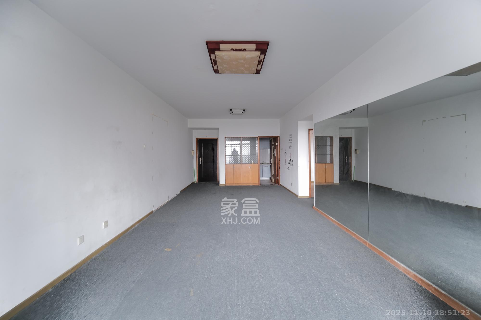 圆梦完美生活 2室2厅1卫 40.0万 圆梦完美生活 2室2厅1卫 40.0万客厅