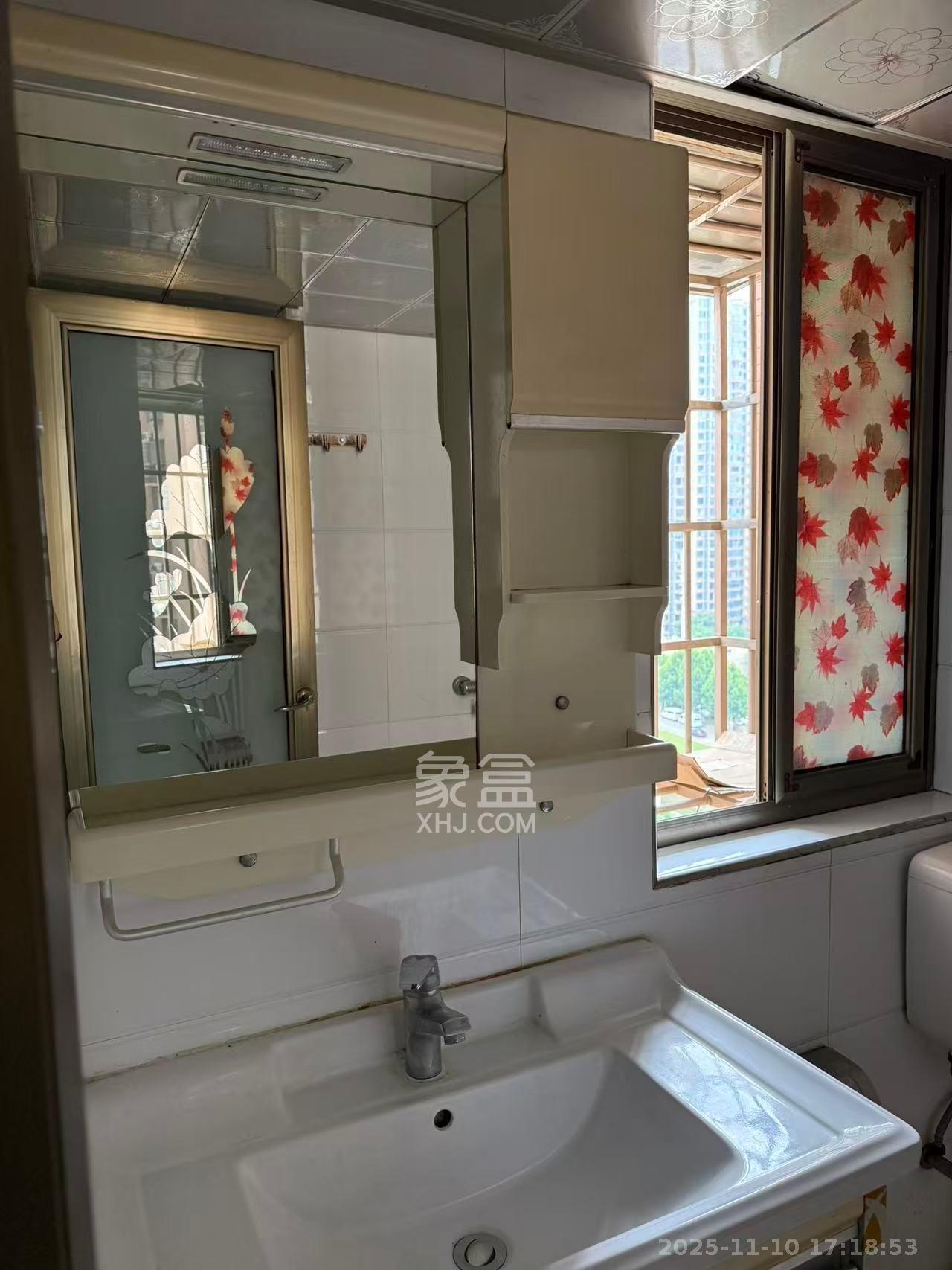 联盟佳苑  3室2厅2卫    1800.0元/月室内图