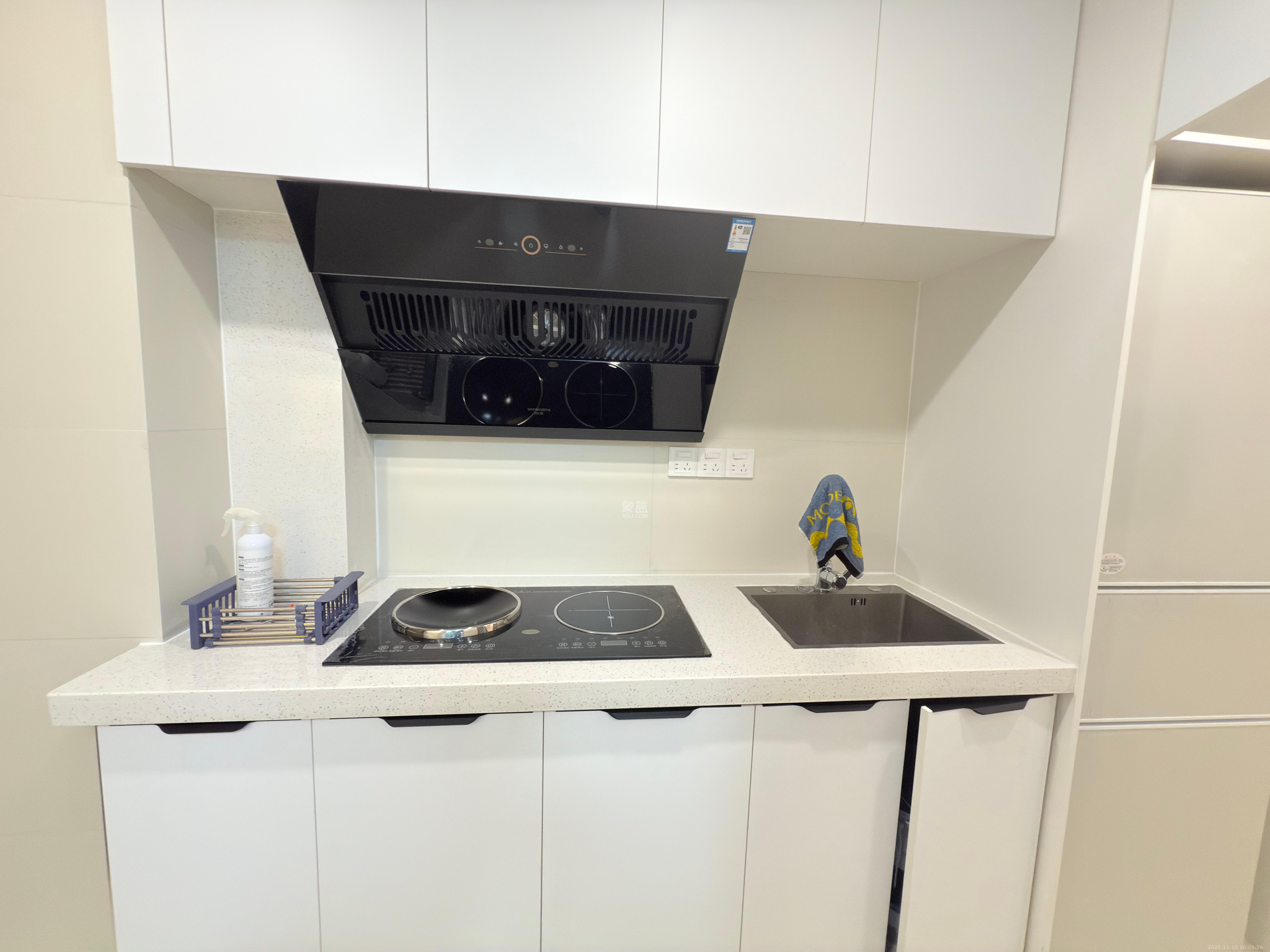 卓越中寰  2室1厅1卫    2700.0元/月室内图