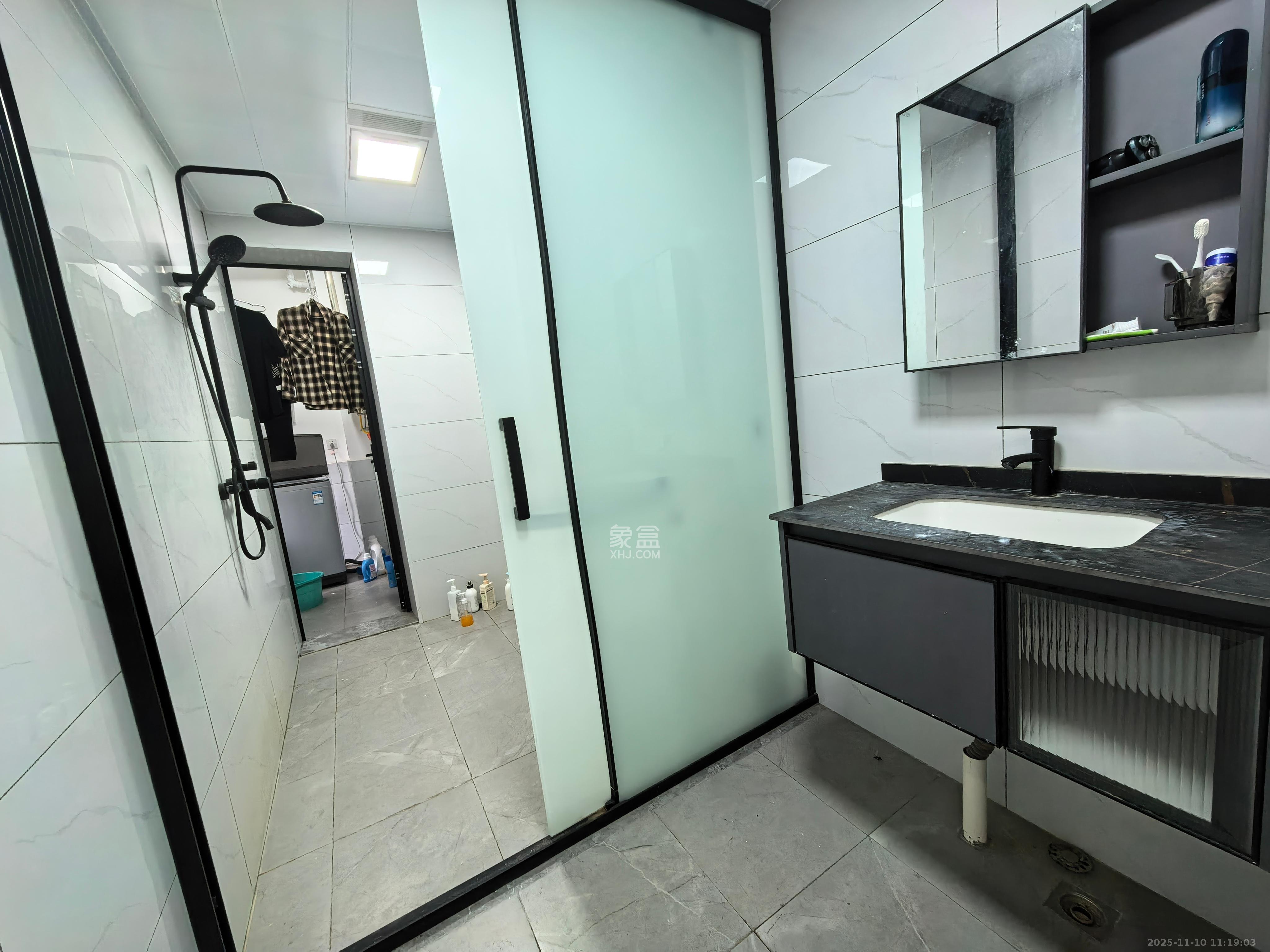 恒基凯旋门三期  3室2厅2卫    2500.0元/月室内图