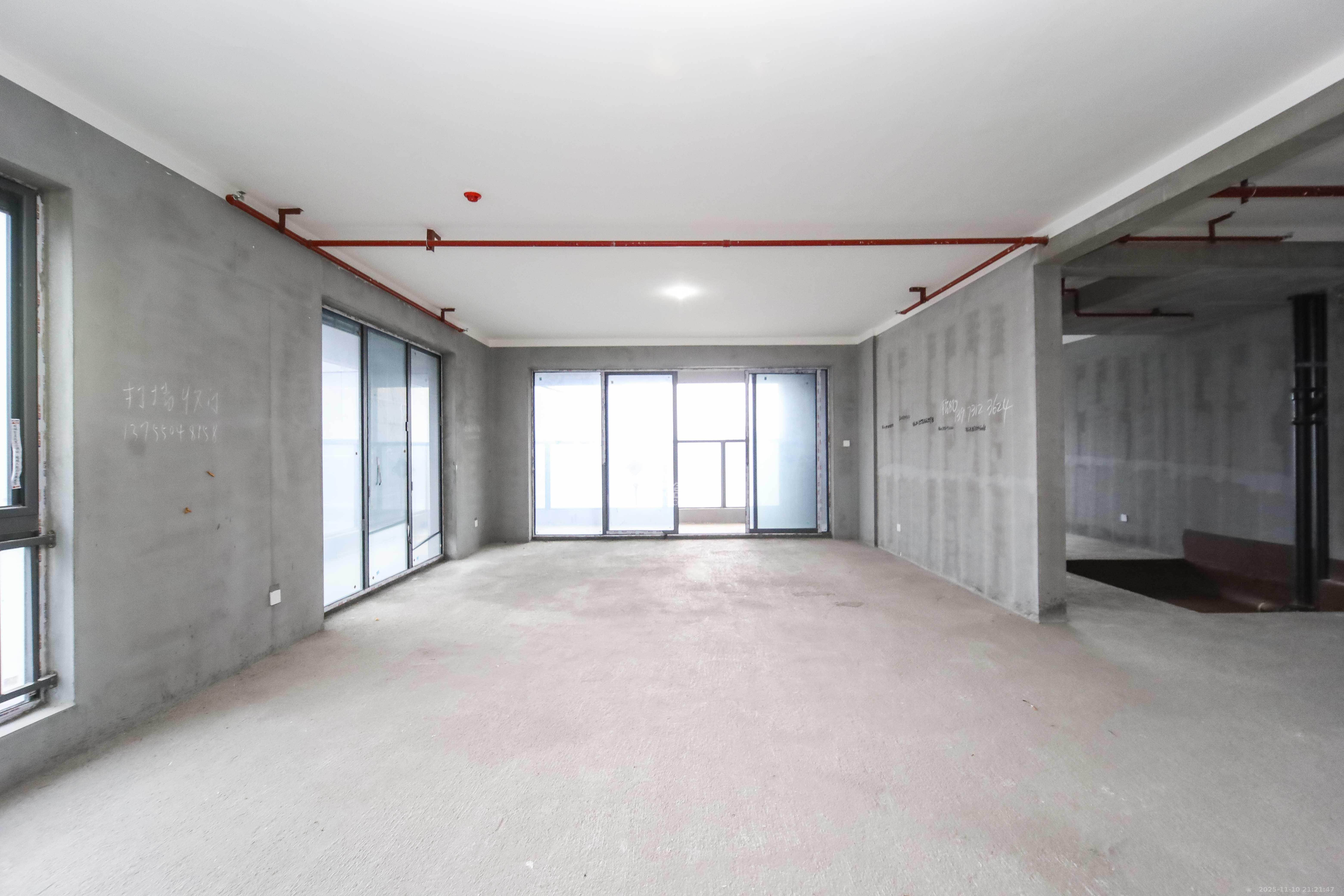 长房国际广场（长房商业广场）  4室2厅3卫    310.0万