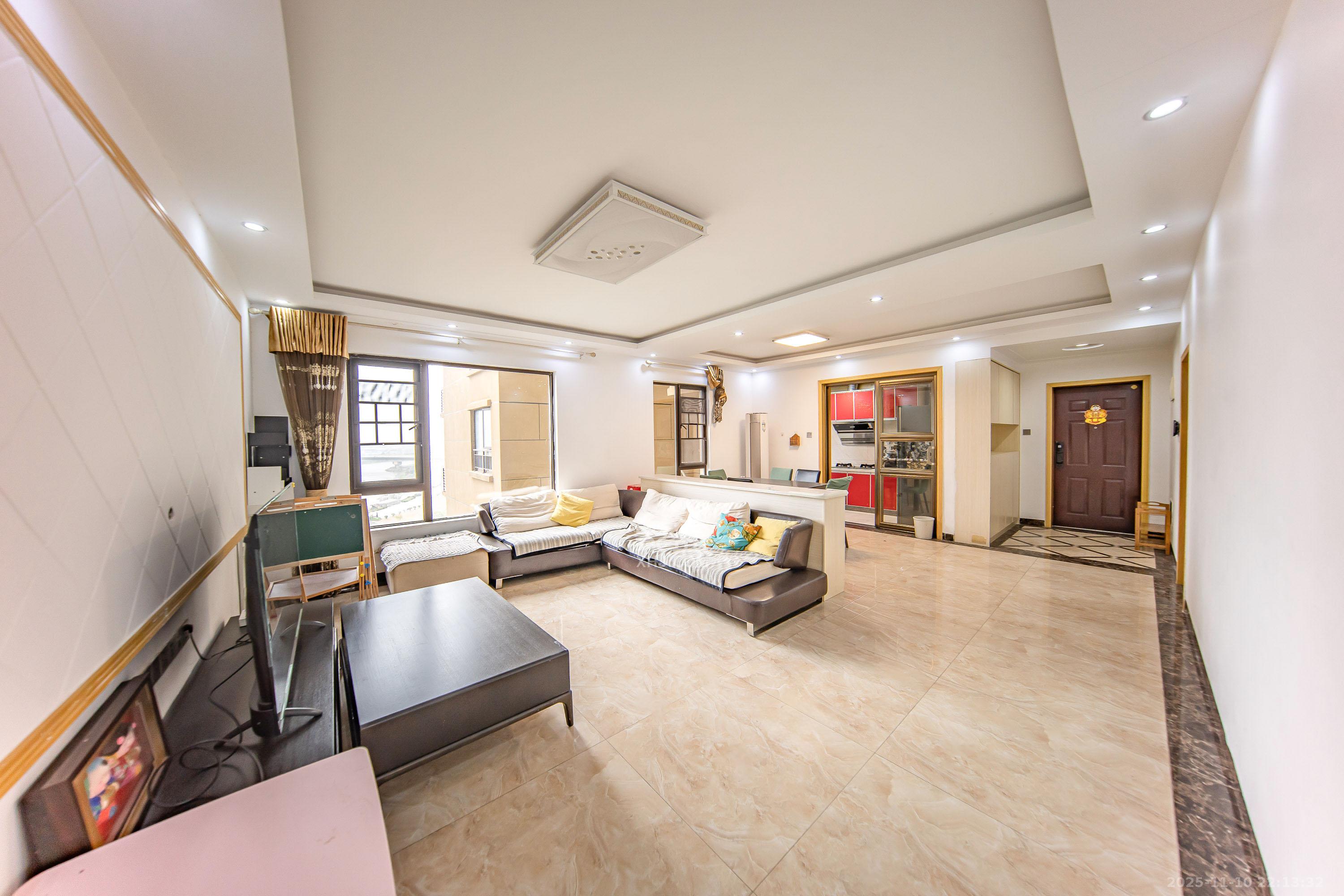 华润橡树湾  1室2厅2卫    93.8万