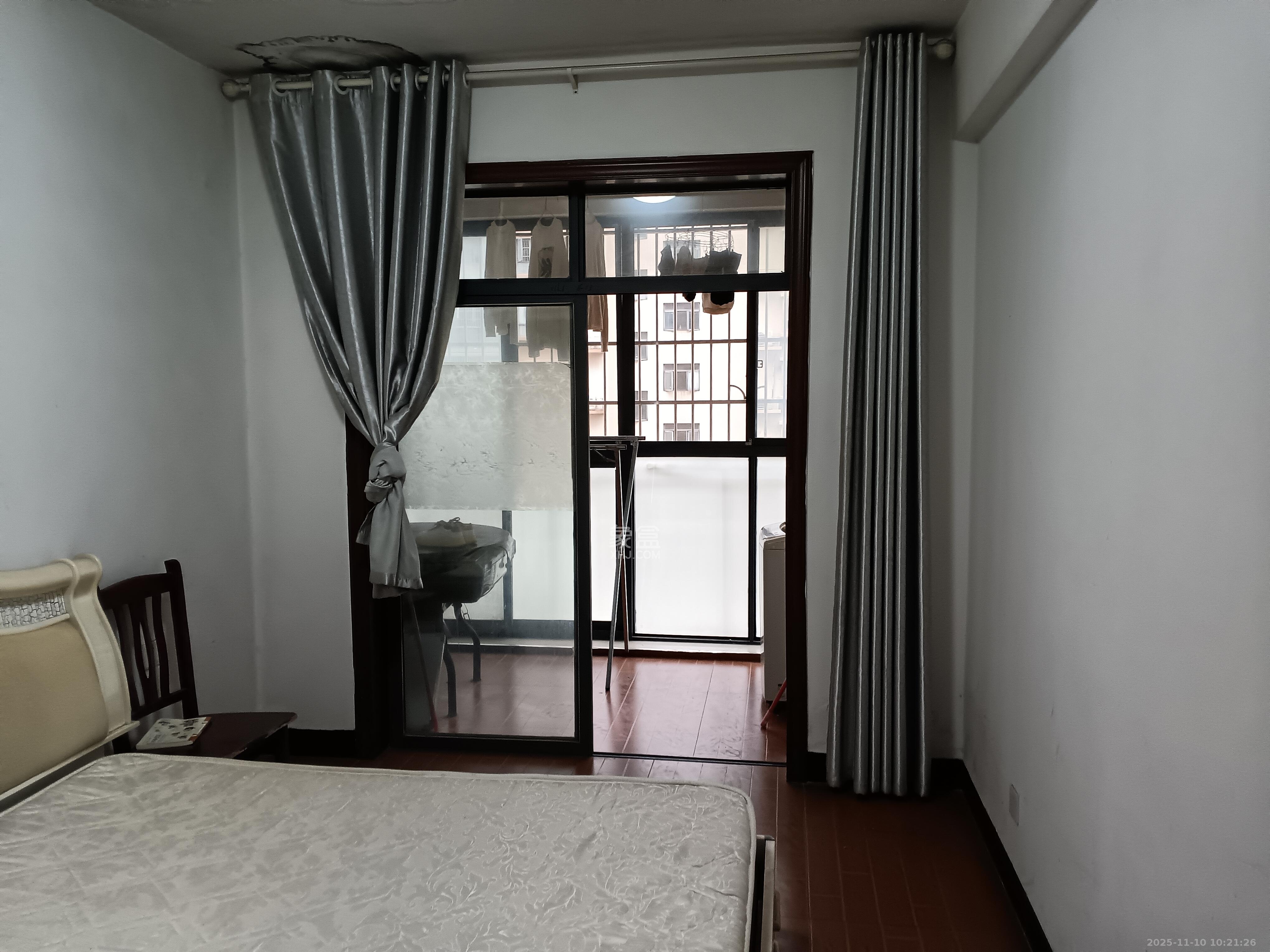 茶山馨苑  3室2厅1卫    2000.0元/月室内图