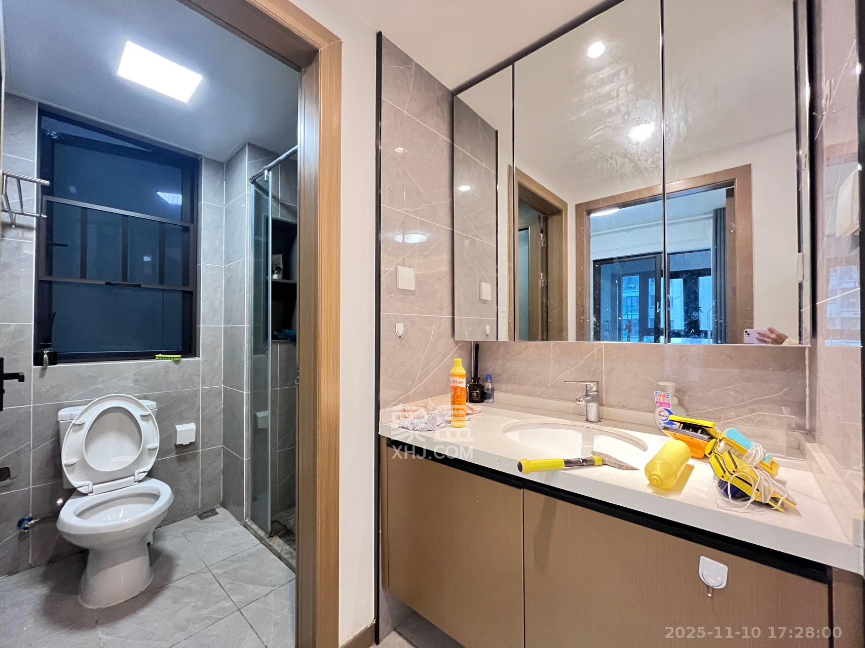 城发恒伟星雅韵(恒伟星辉苑) 3室2厅2卫 3350.0元/月 城发恒伟星雅韵(恒伟星辉苑) 3室2厅2卫 3350.0元/月室内图